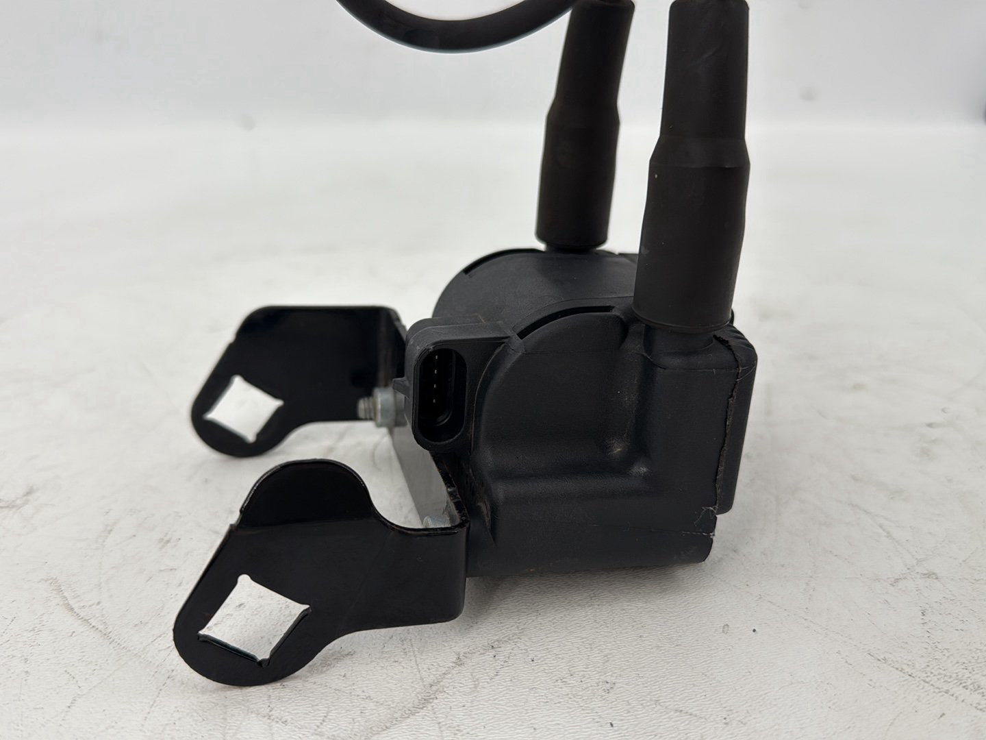 2007 - 2012 Harley-Davidson Touring Electra Glide Ultra Ignition Coil Spark Plugs Cable w/ Bracket