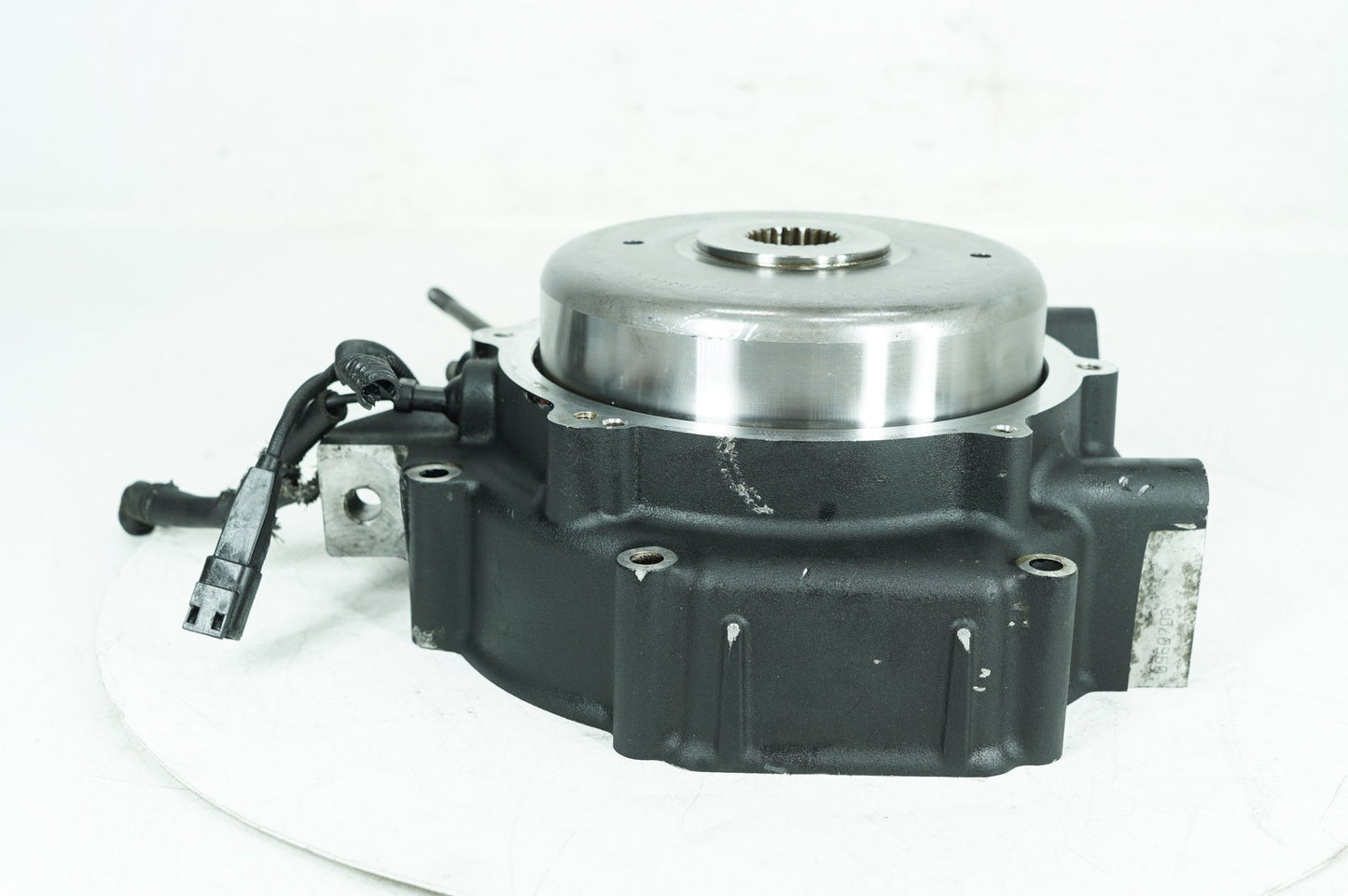 2008 - 2016 Harley-Davidson Dyna Wide Glide Crankcase Shaft Engine Motor Cover 24649-06