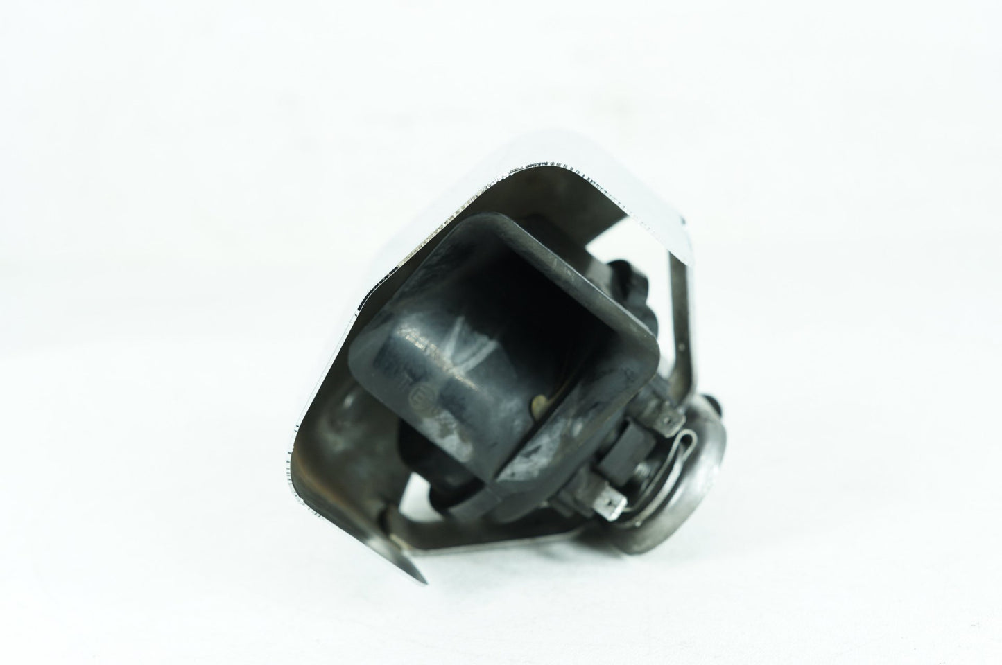 2007 - 2013 Harley-Davidson Softail Heritage Classic Horn Signal Klaxon Chrome Cover  	69012-93A