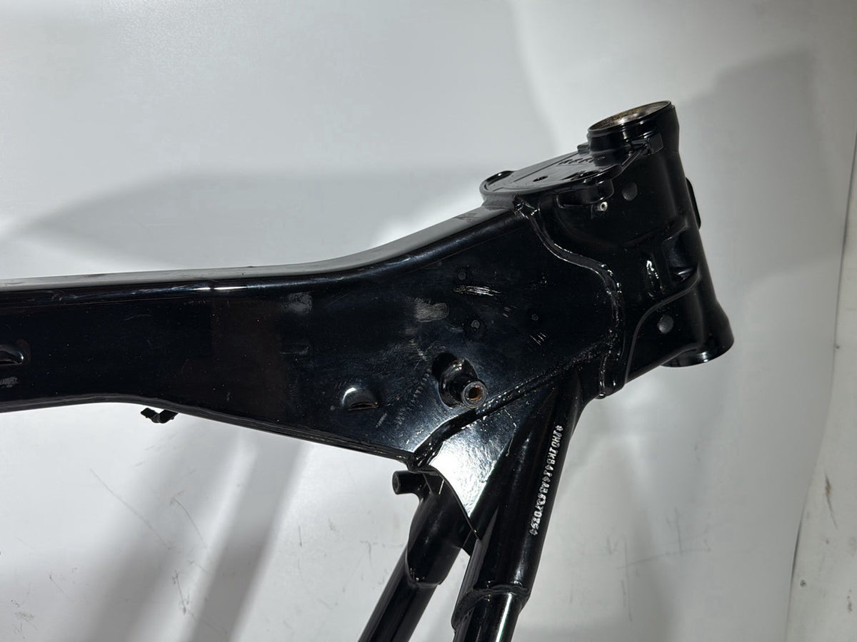 10 Harley Street Glide Touring FLHX OEM Body Main Frame Chassis 47900-10BHP SLVG