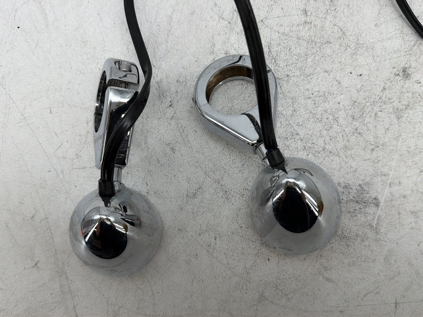 2006 Harley Sportster 1200 Custom XL1200C OEM Front Left Right Turn Signal Indicators
