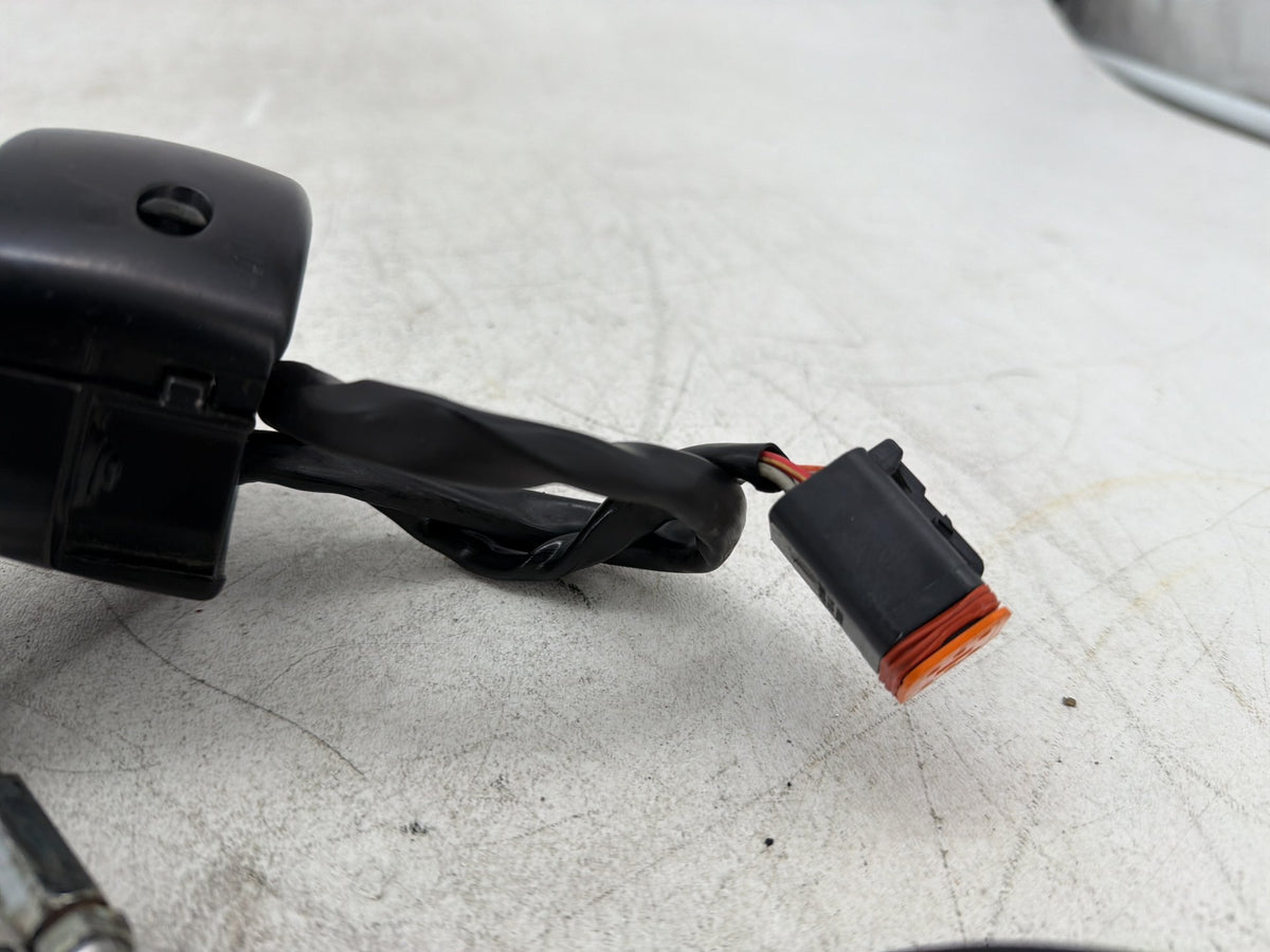 2006 Harley Sportster 1200 Low XL1200L OEM Right Engine Start Kill Switches Controls