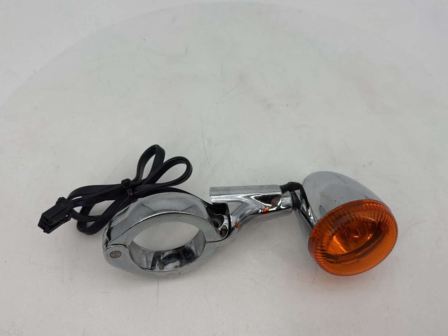2007 - 2017 Harley-Davidson Dyna Wide Glide Front Right 1 Turn Signal Indicator 68223-09