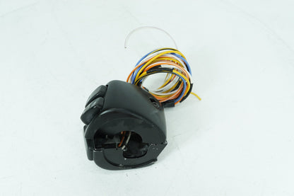 1999 - 2007 Harley-Davidson Dyna Wide Glide Left Turn Signal Headlight Switches Controls 71682-06A