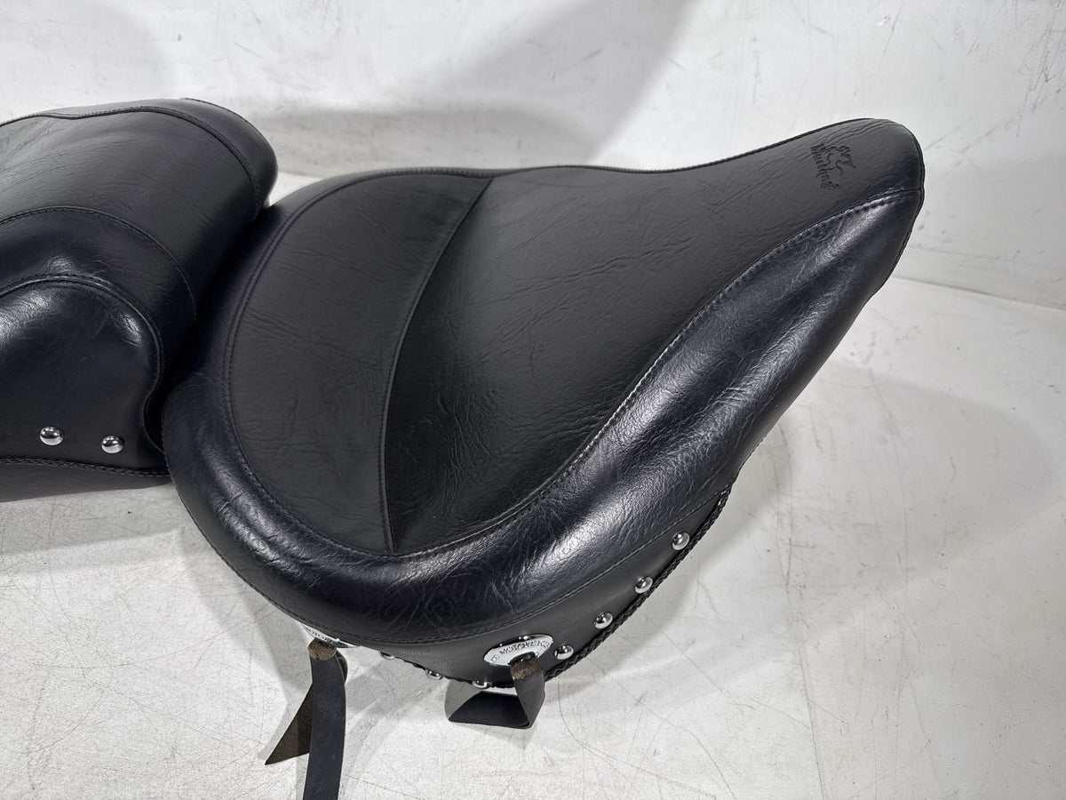 01 Harley Heritage Softail Classic Passenger Rider Driver Seat Saddle MUSTANG
