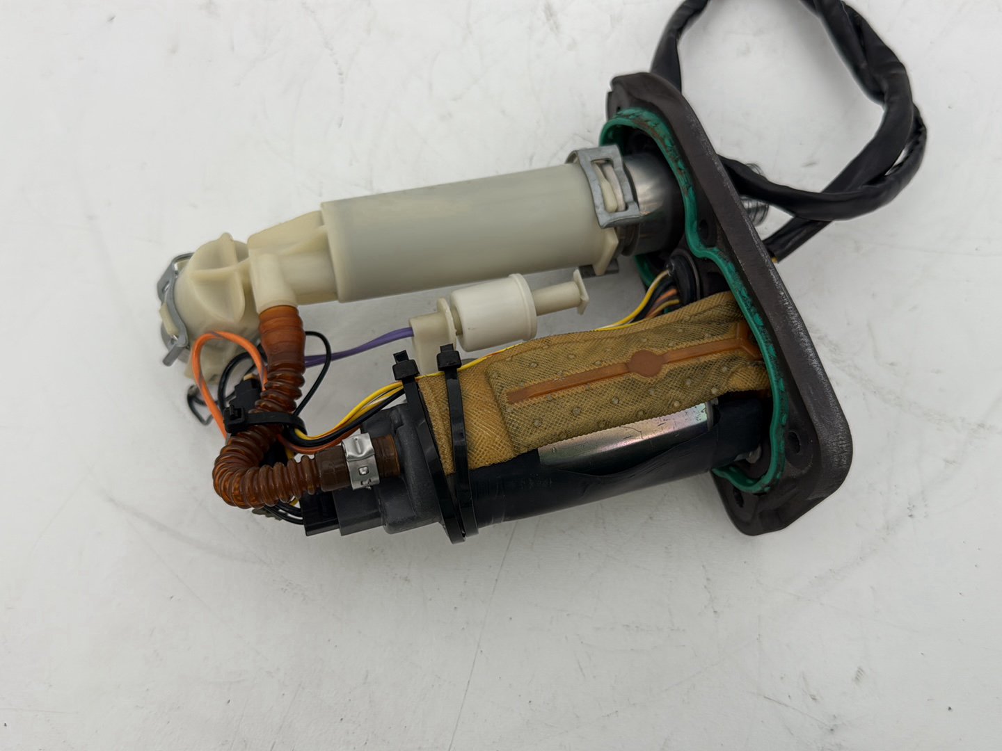 2009 Harley Sportster XL1200C 1200 Custom OEM Gas Gasoline Fuel Petrol Pump Sending