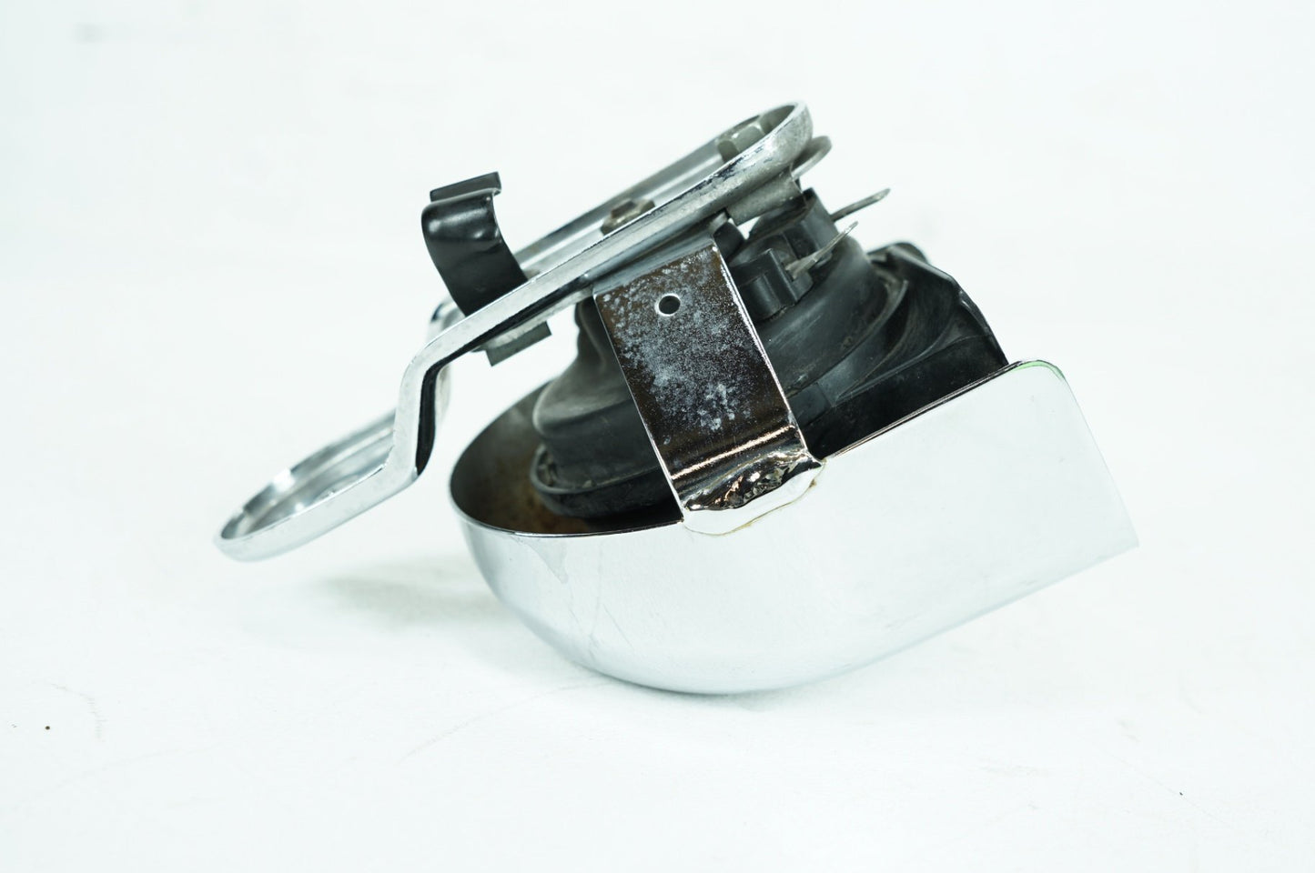 2008 - 2016 Harley-Davidson Touring Street Glide Horn Signal Klaxon Chrome Cover 69012-93A