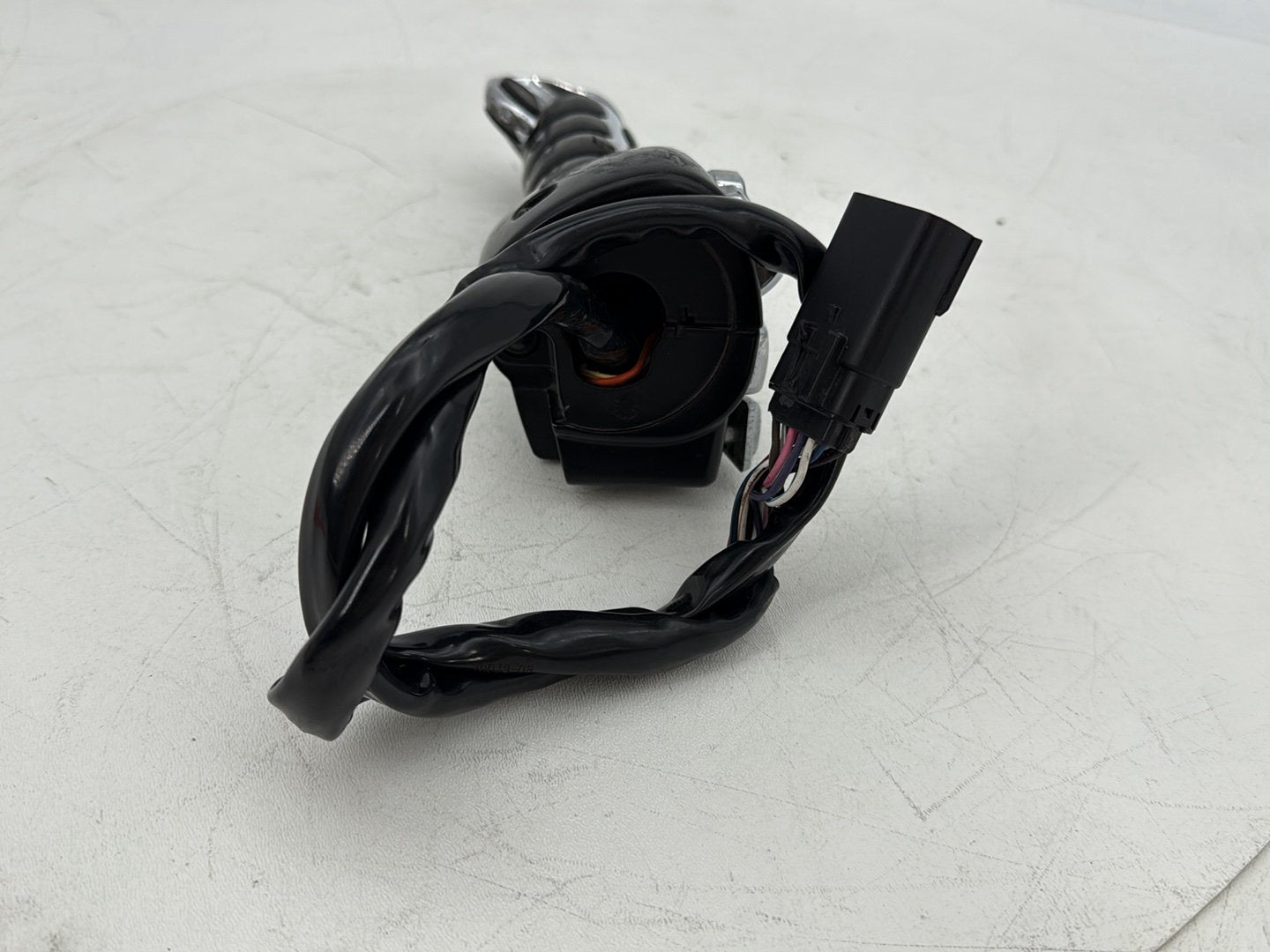 2007 - 2012 Harley-Davidson Touring Electra Glide Ultra Right Engine Start Kill Switches Controls 	71684-06