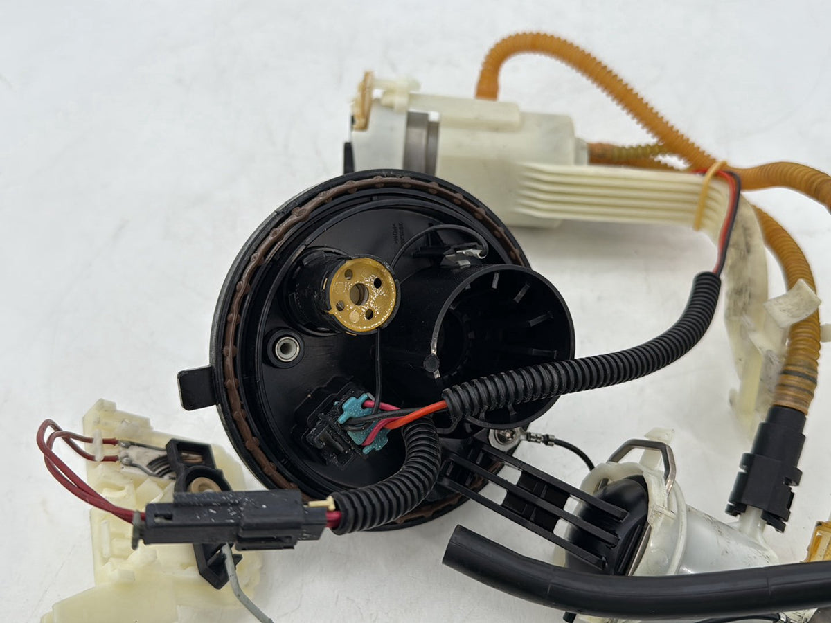 08 Harley Touring Electra Glide Ultra OEM Gas Gasoline Fuel Petrol Pump Sending