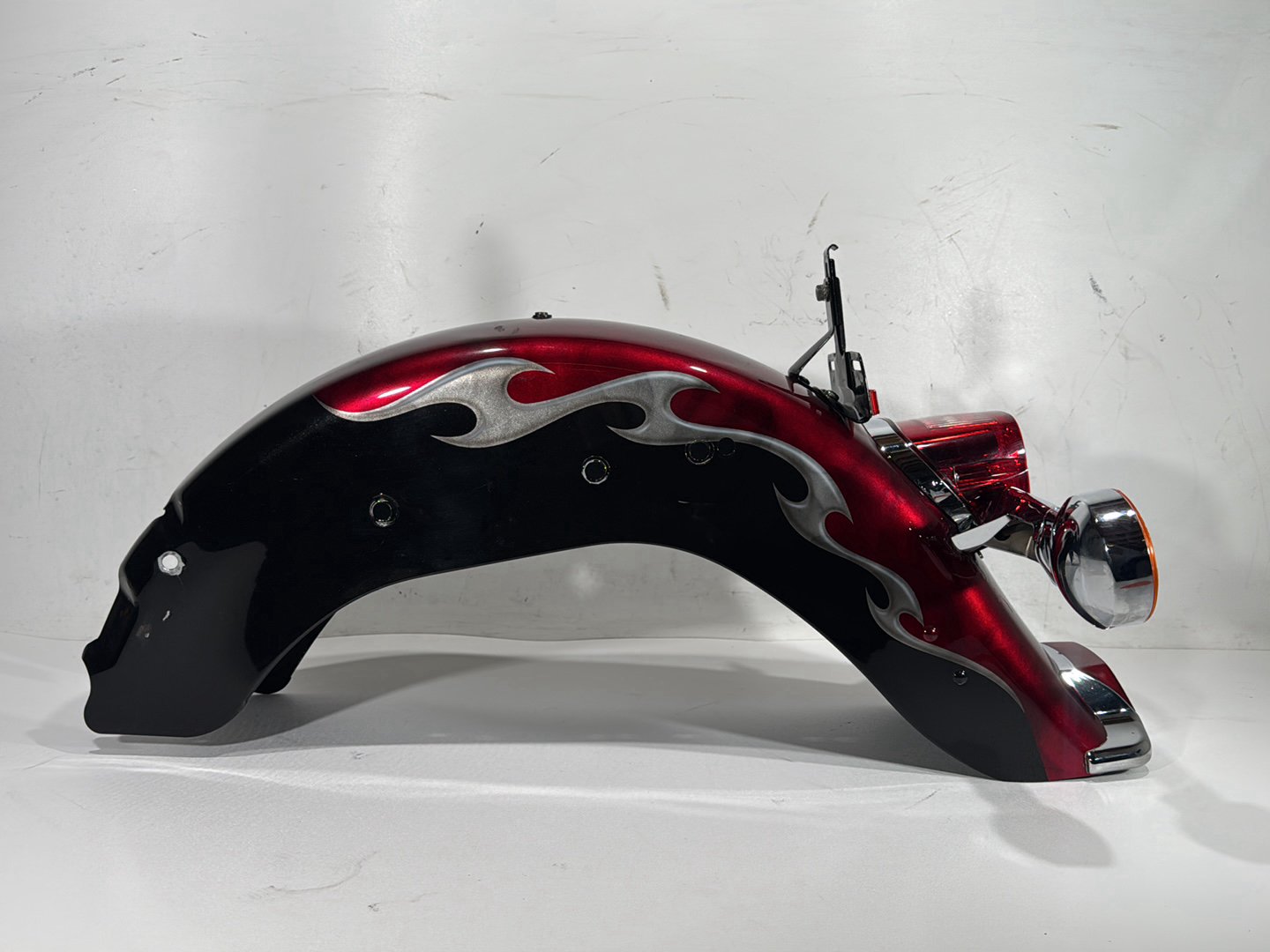 2004 Harley Softail FLSTC Heritage Classic OEM Rear Wheel Fender & Turn Signals Bar