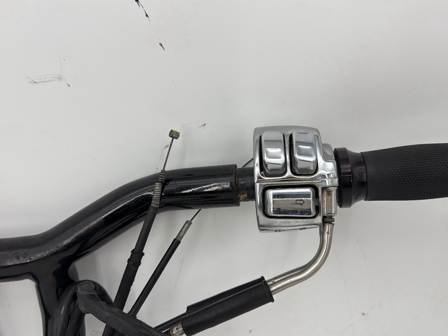 2007 - 2012 Harley-Davidson Dyna Super Glide Handlebars Left Right Switches Controls 71684-06 ,  71683-06