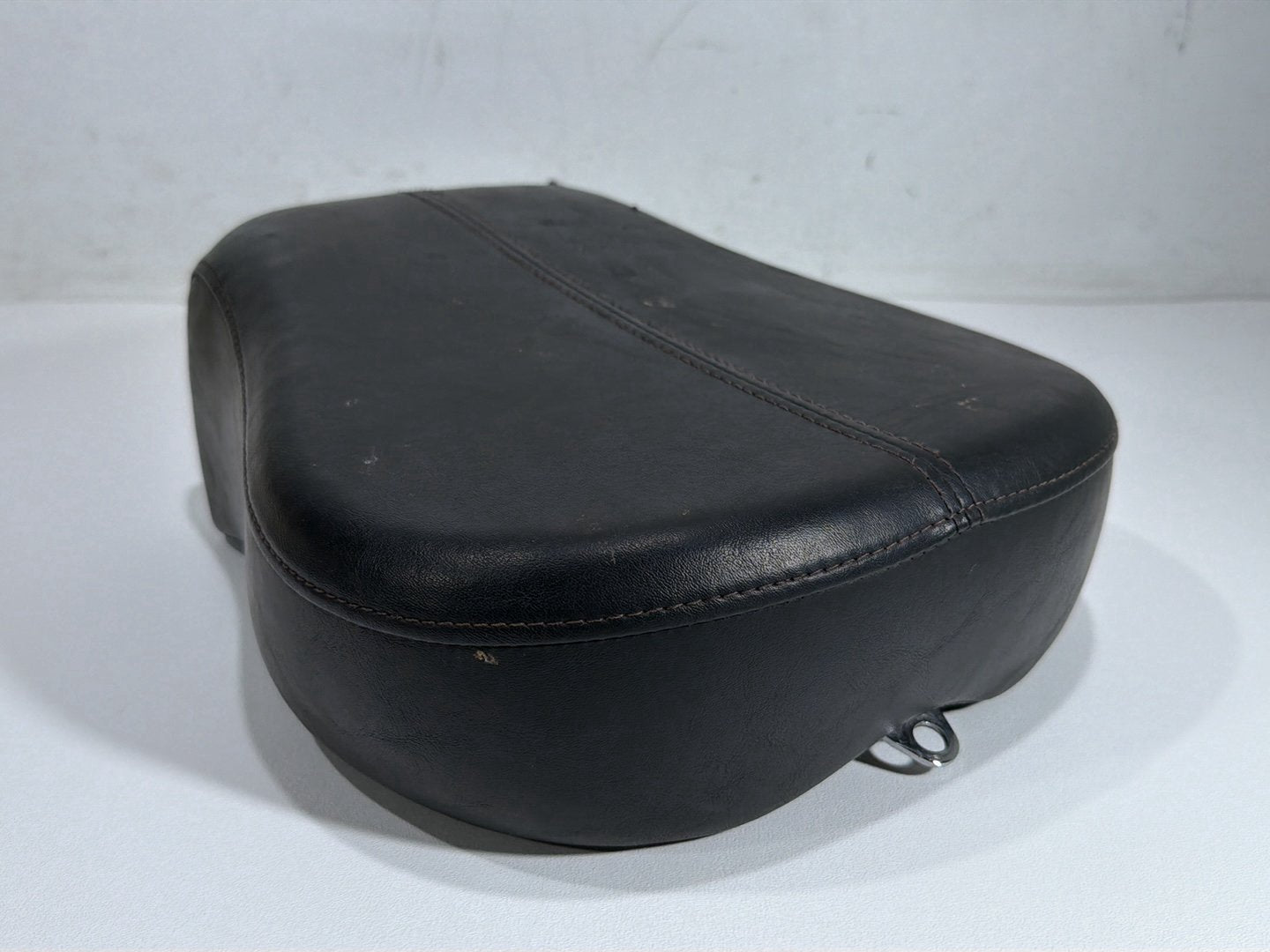 2011 Harley Heritage Softail Classic FLSTC OEM Rear Passenger Pillion Seat