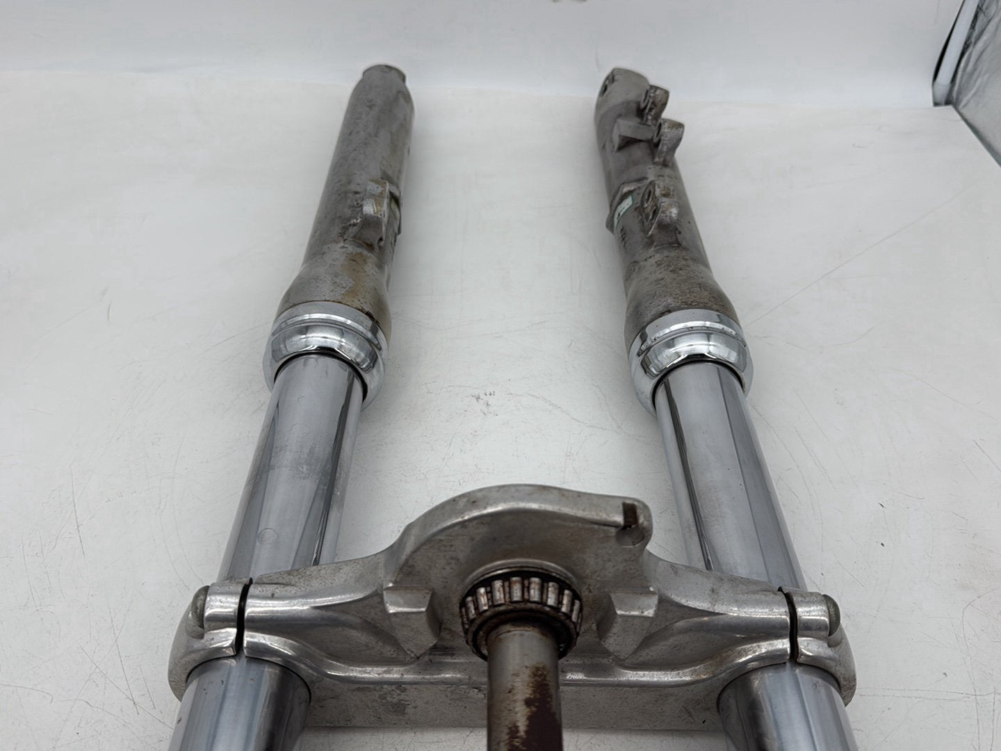 1999 - 2006 Harley-Davidson Dyna Super Glide Front Triple Tree Set & LH RH Fork Legs Sliders 45538-06