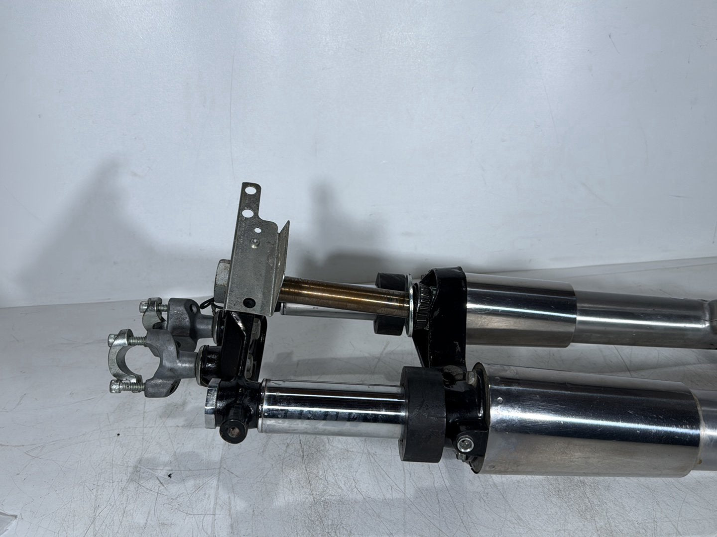 1999 - 2006 Harley-Davidson Touring Electra Glide Classic Front Triple Tree Set & LH RH Fork Legs Sliders  	45435-95