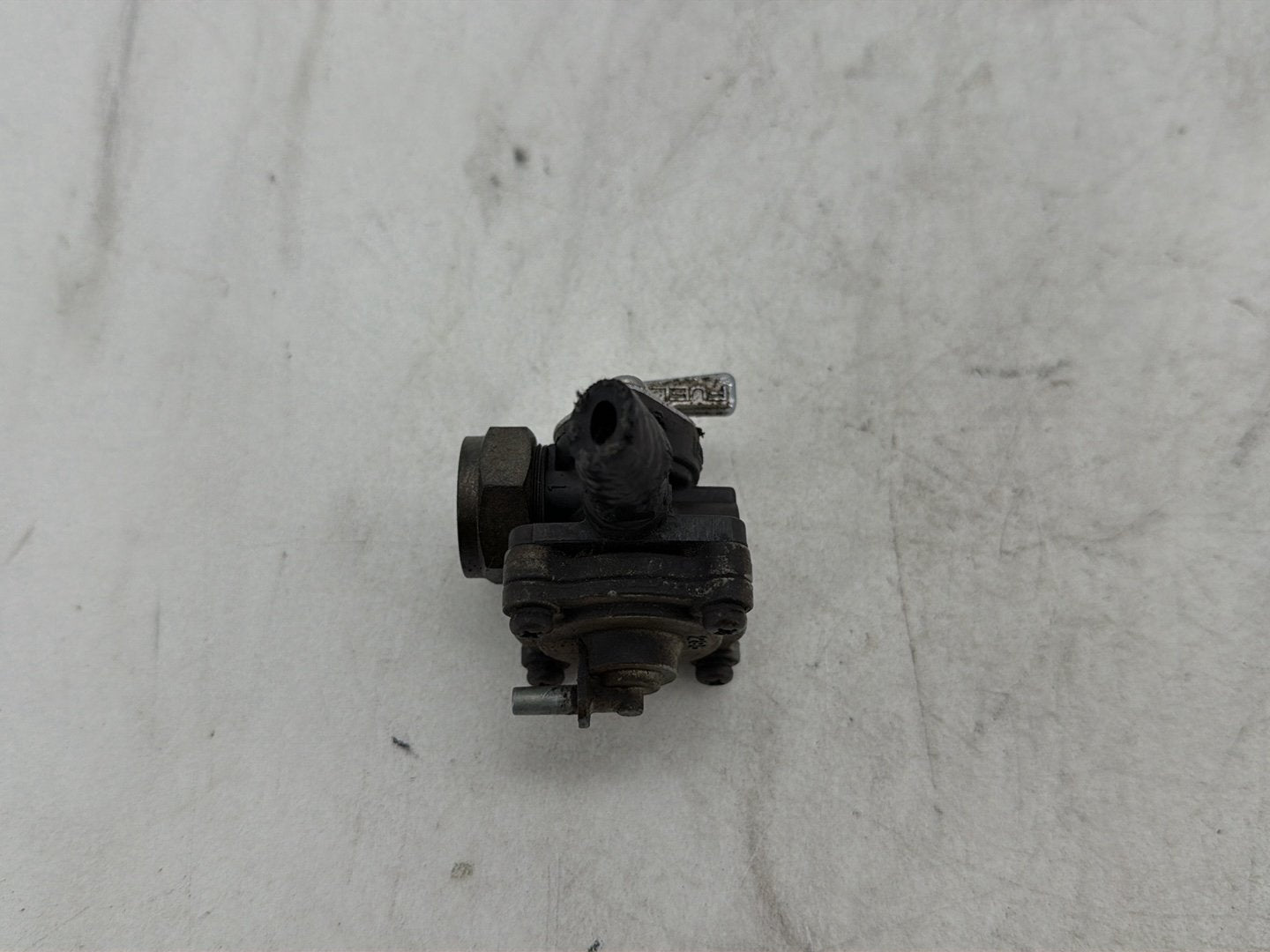 2001 Harley Electra Glide Touring FLHT OEM Petrol Gasoline Gas Tank Fuel Petcock