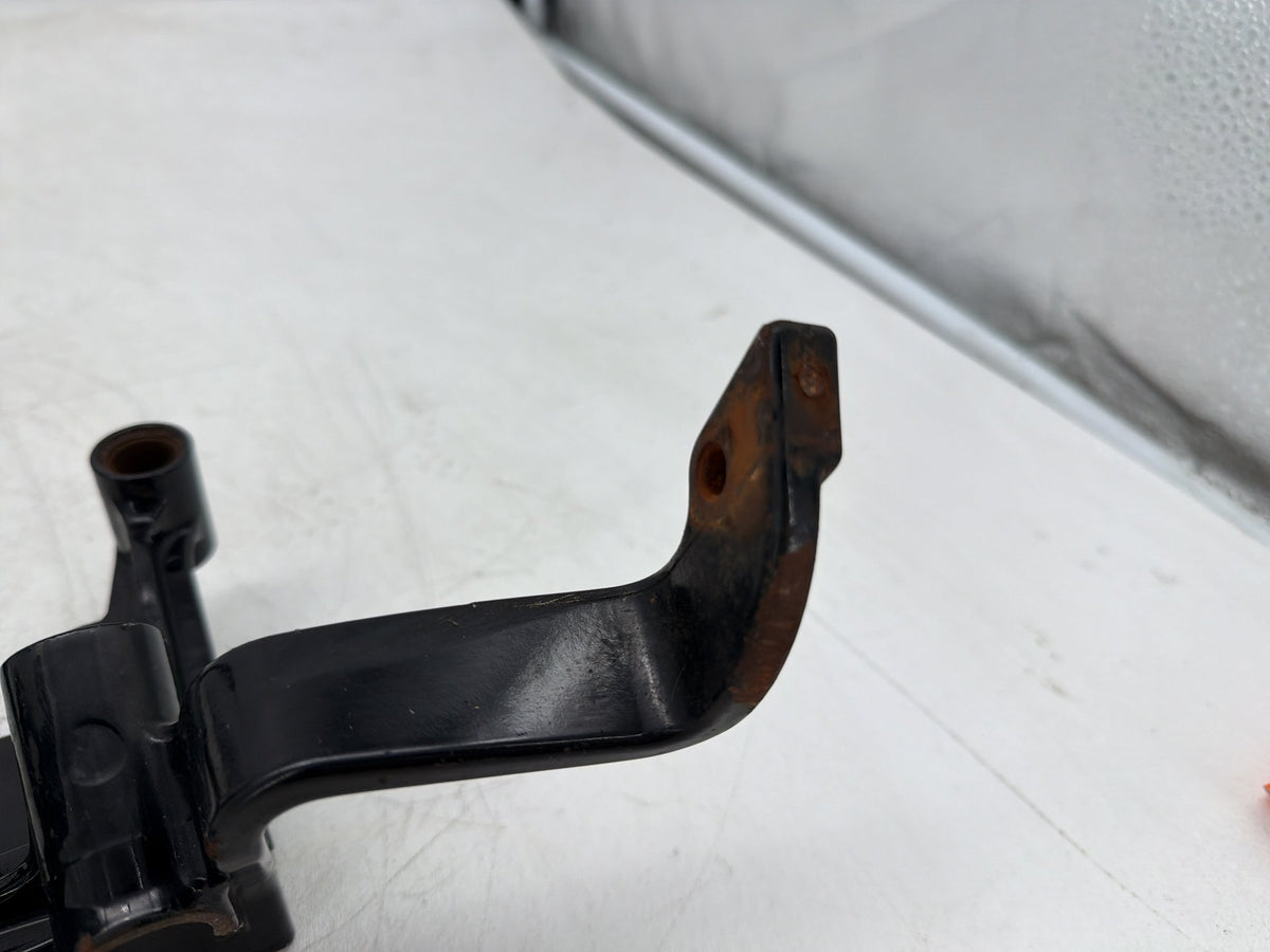 2001 Harley Fat Boy Softail FLSTFI OEM Left Right Driver Footpeg Bracket Mounts