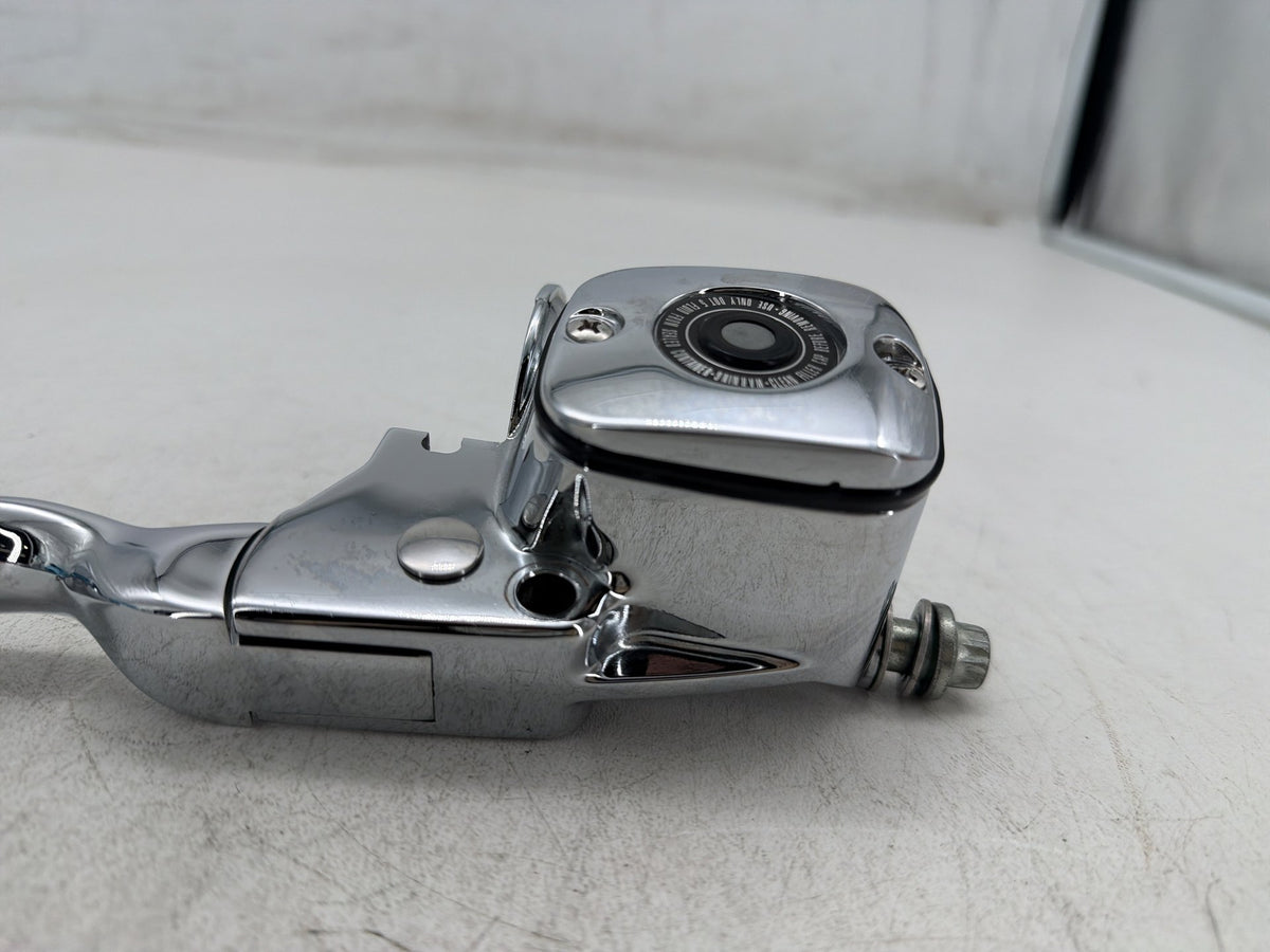 2003 Harley Softail Deuce FXSTDI OEM Front Right Brake Lever Master Cylinder