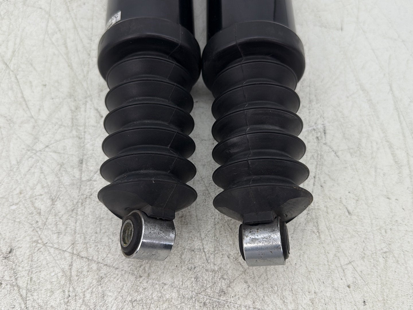 2006 Harley Road King Touring FLHRCI Classic OEM Rear Left Right Shock Absorbers