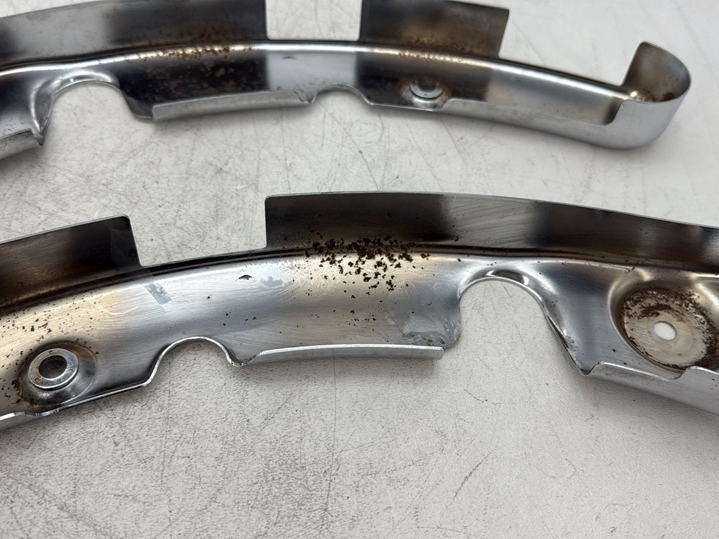 2013 Harley Electra Glide Touring Ultra FLHTCUI OEM Rear Left Right Fender Struts Bracket