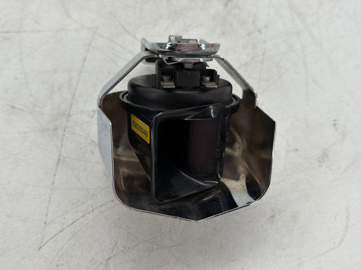2009 Harley Dyna Street Bob FXDB OEM Horn Signal Klaxon Chrome Cover