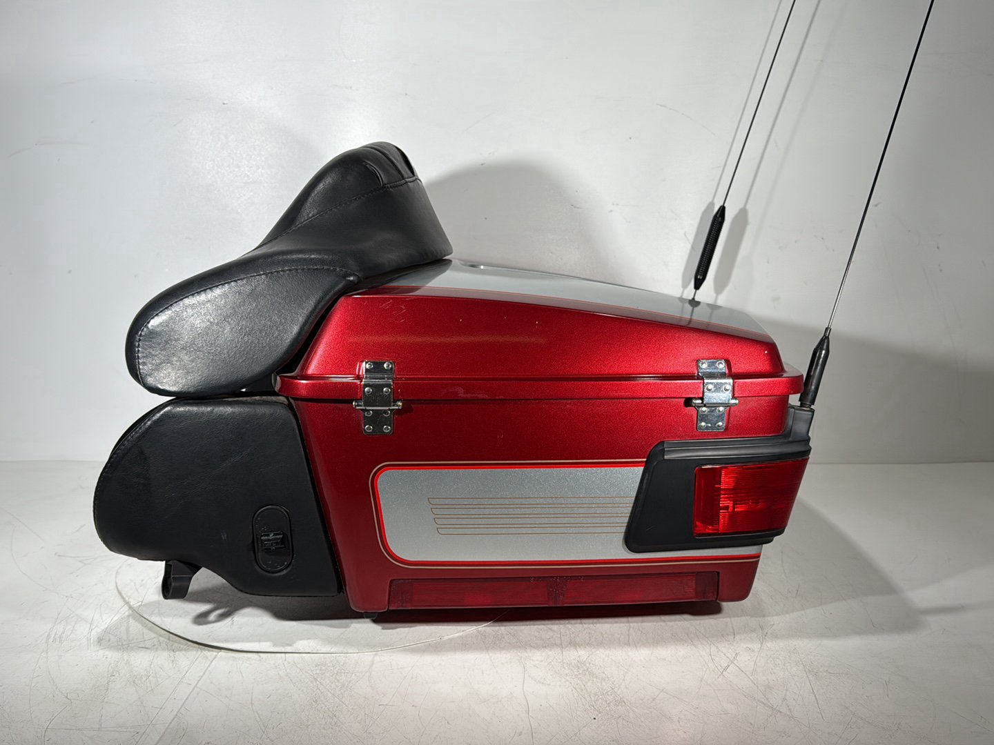 1999 - 2006 Harley-Davidson Touring Electra Glide Ultra Pass Backrest Tour Pak Luggage NOKey 79042-93 , 53134-00BDK , 76303-98B