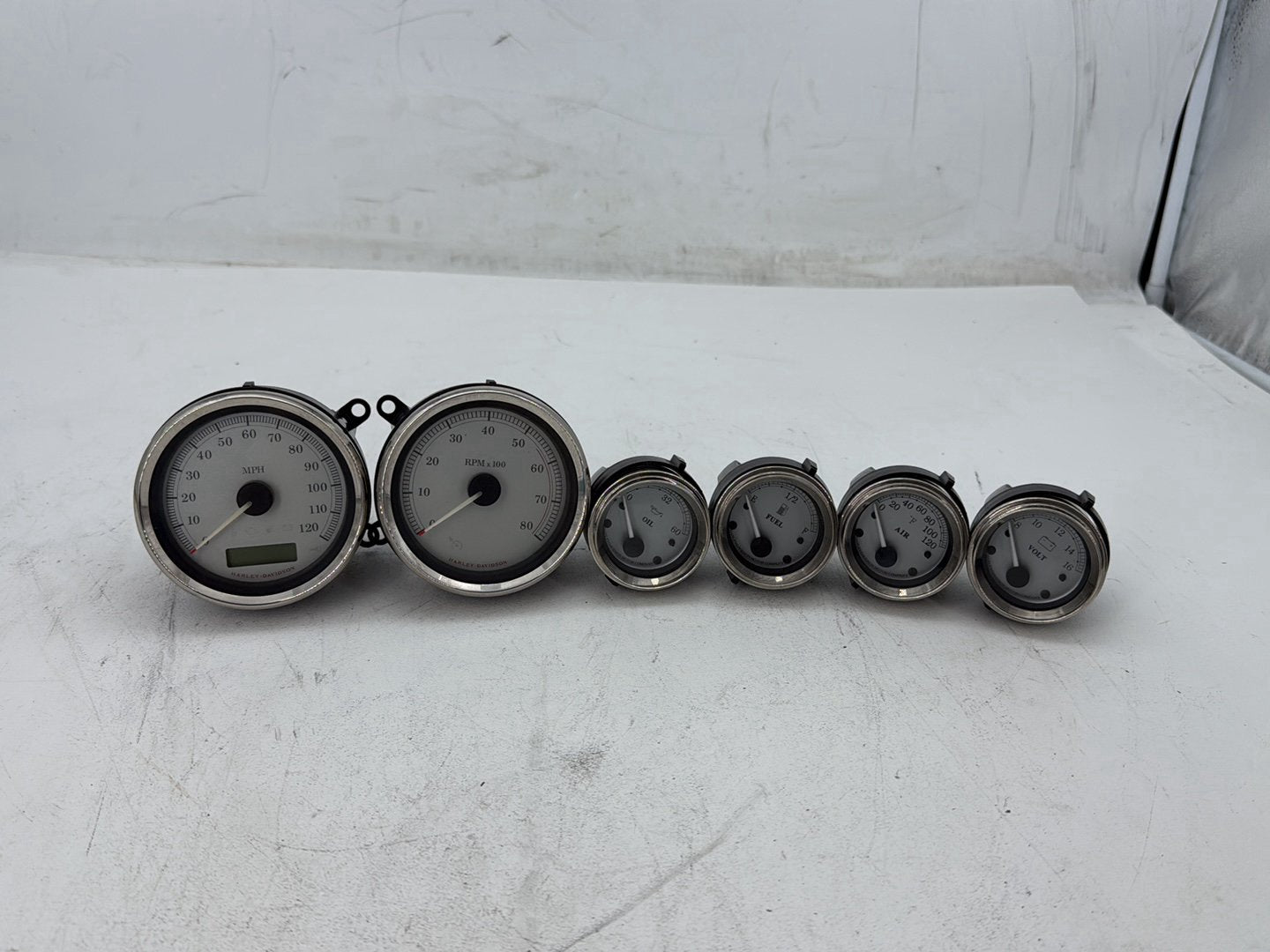 2007 Harley Street Glide Touring OEM Air Oil Volt Fuel Tacho Speedo Gauges 44K