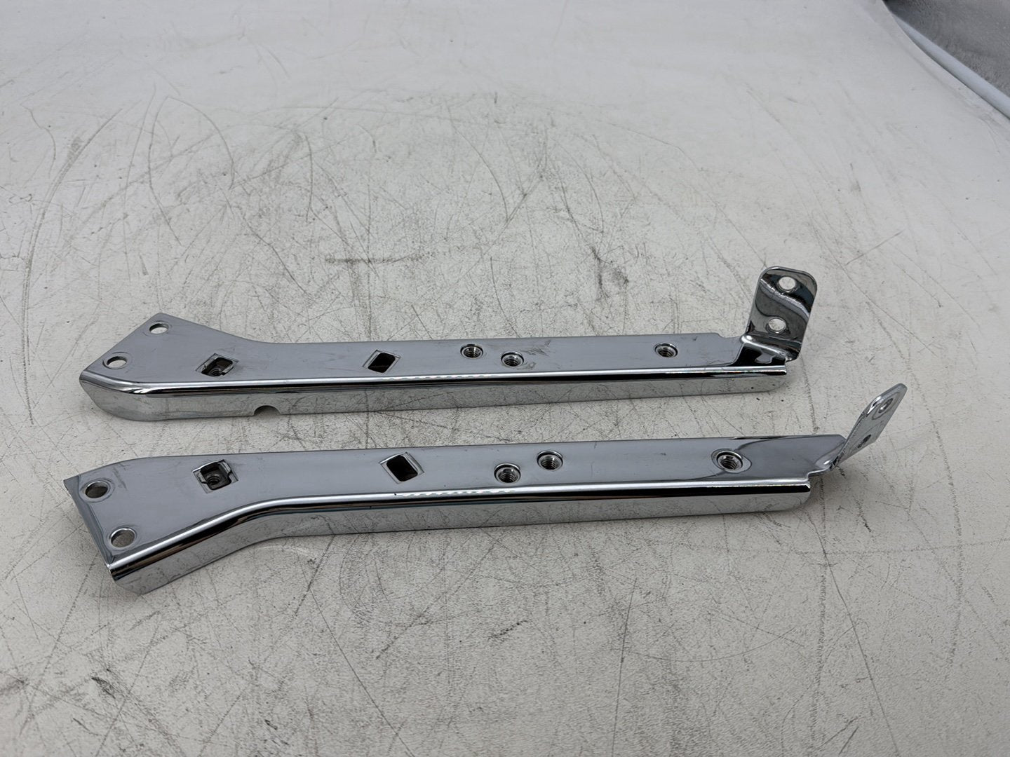 07 Harley Touring Electra Glide OEM Left &amp; Right Saddlebag Mount Brackets