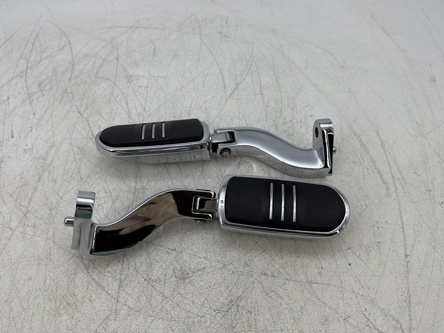 2004 Harley Road King Touring Custom FLHRSI OEM Passenger Left & Right Foot Pegs