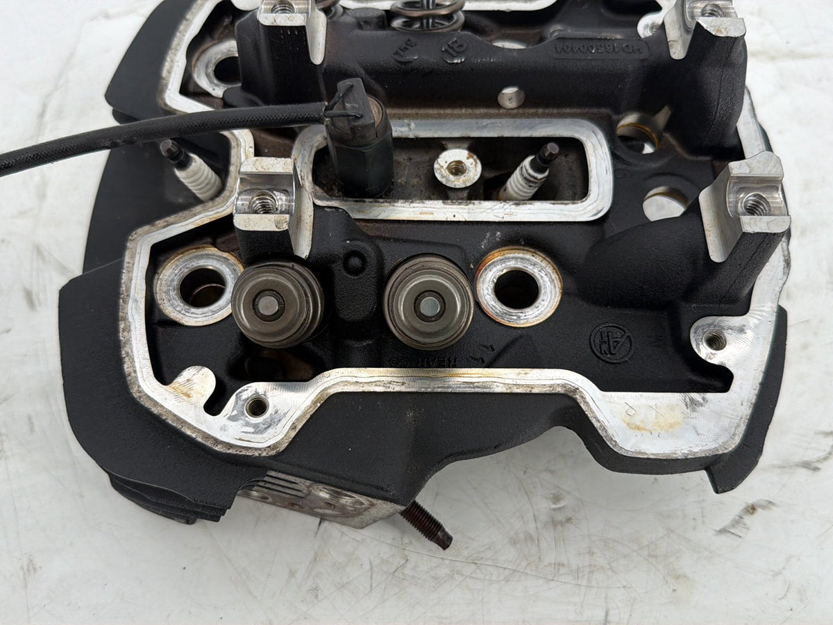 2019 Harley Touring FLHT Electra Glide OEM Rear Twin Cam Engine Cylinder Head
