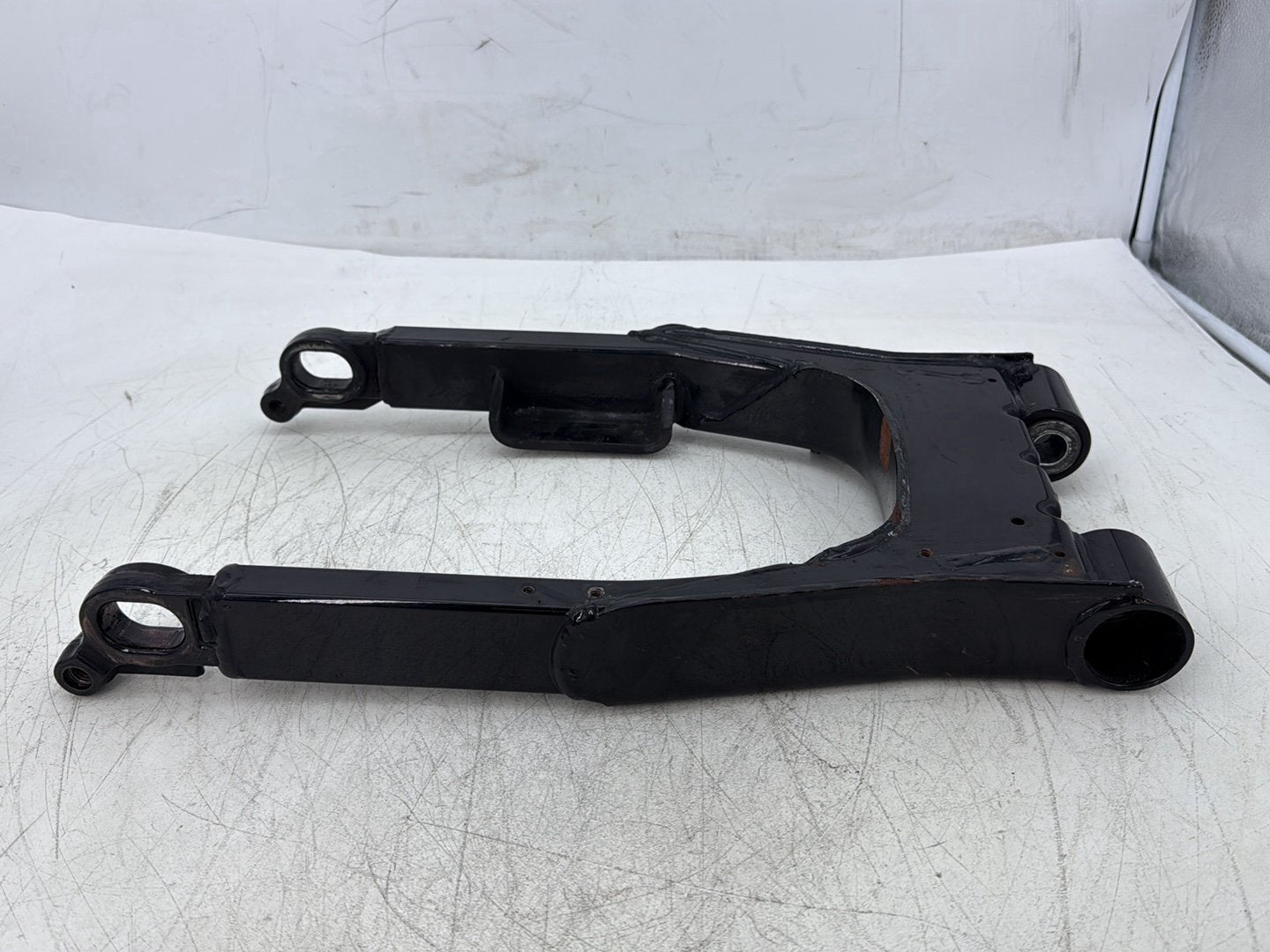 2004 Harley Road King Touring Custom FLHRSI OEM Rear Fork Swingarm Swing Arm