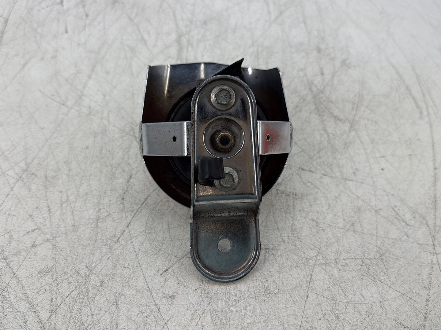 2007 Harley Dyna Street Bob FXDBI OEM Horn Signal Klaxon Chrome Cover