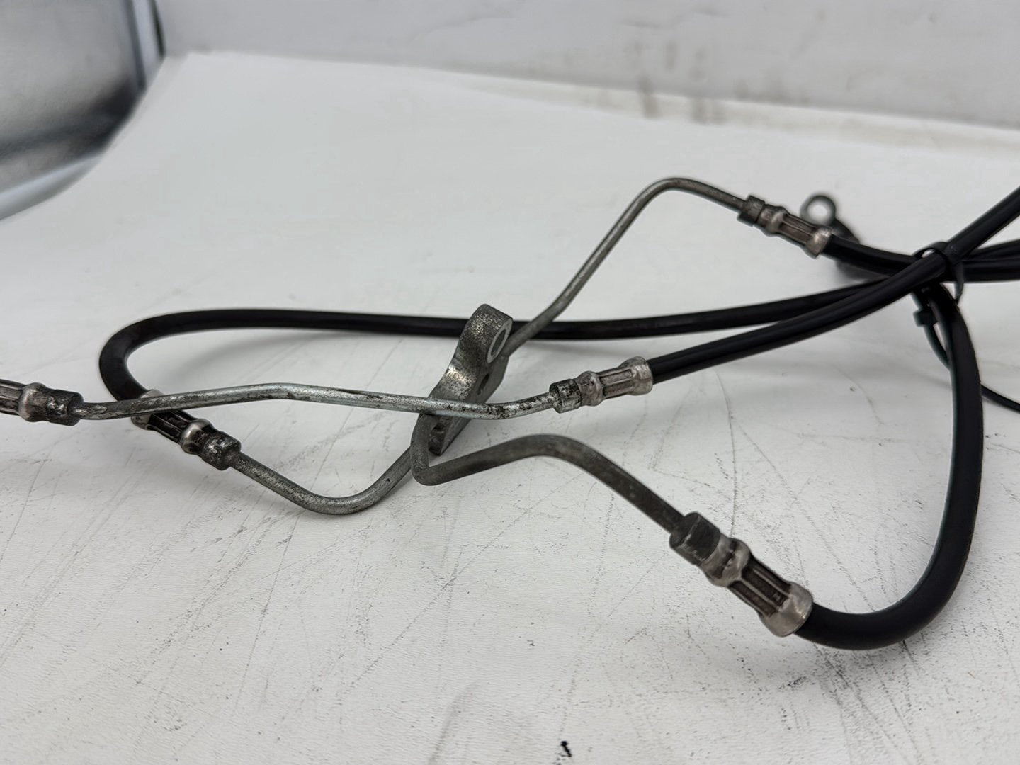 2011 Harley Electra Glide Ultra FLHTK OEM Front Brake Hose Line Pipe ABS