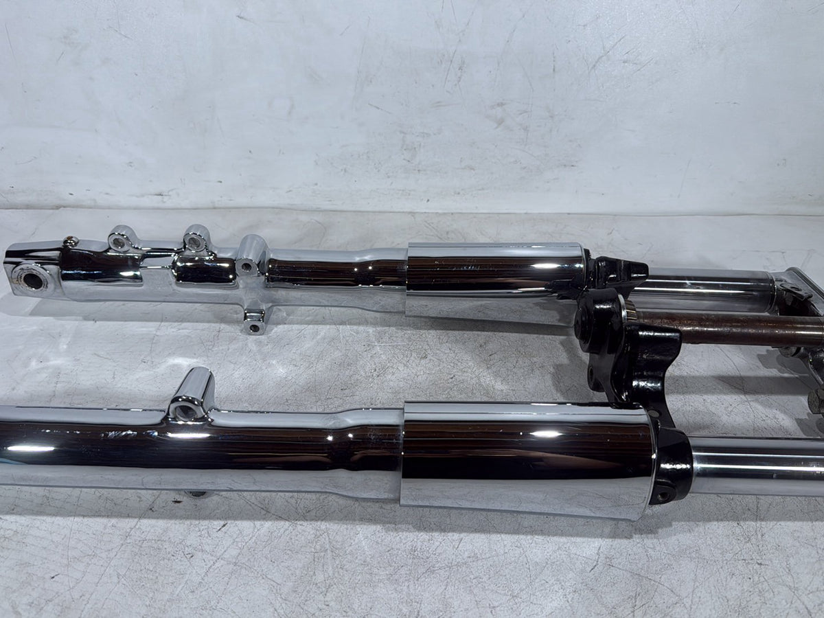 2005 Harley Softail Fat Boy OEM Front Triple Tree Set & LH RH Fork Legs Sliders