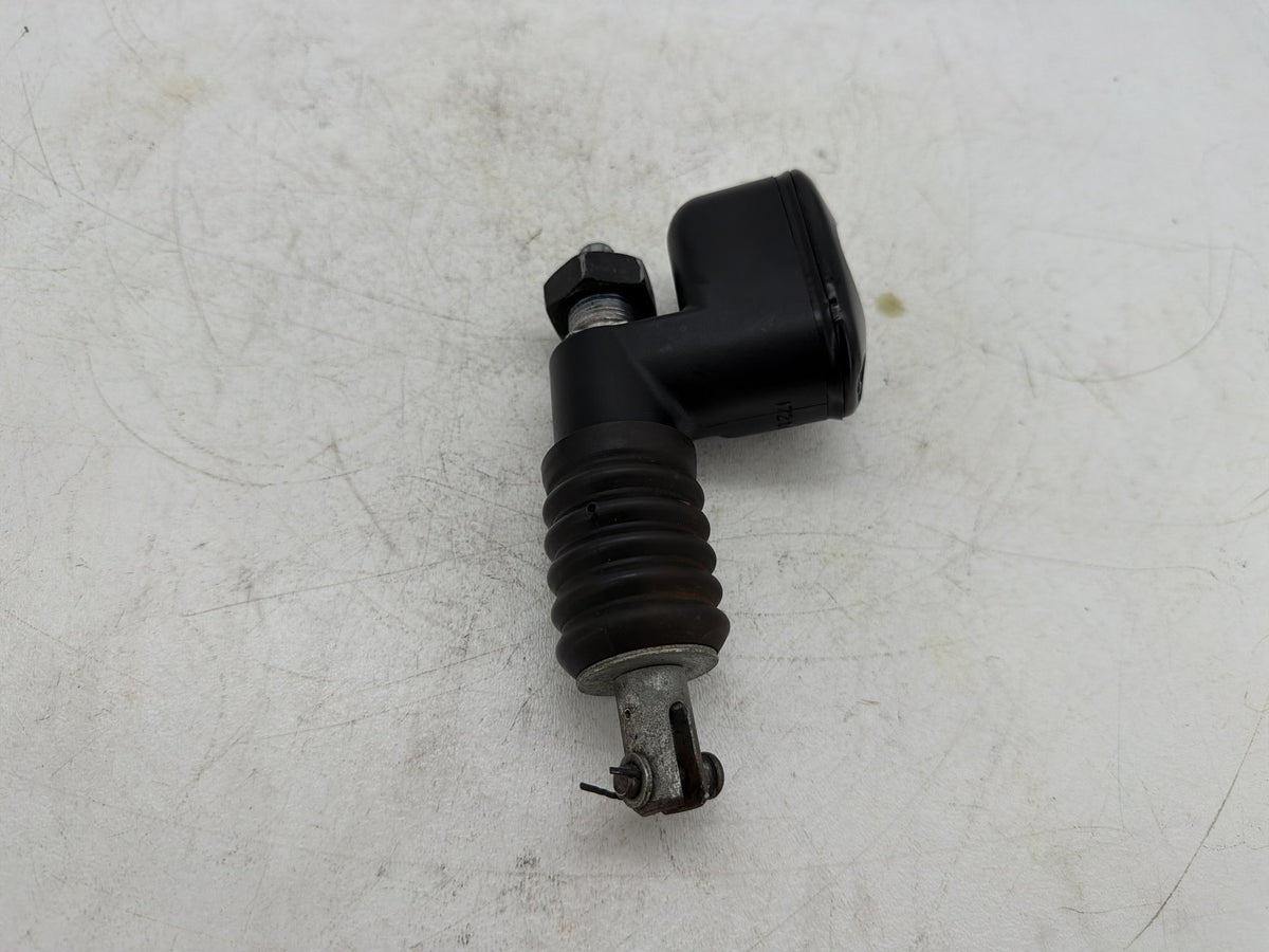2001 Harley Softail Deuce FXSTD OEM Rear Brake Master Cylinder Reservoir