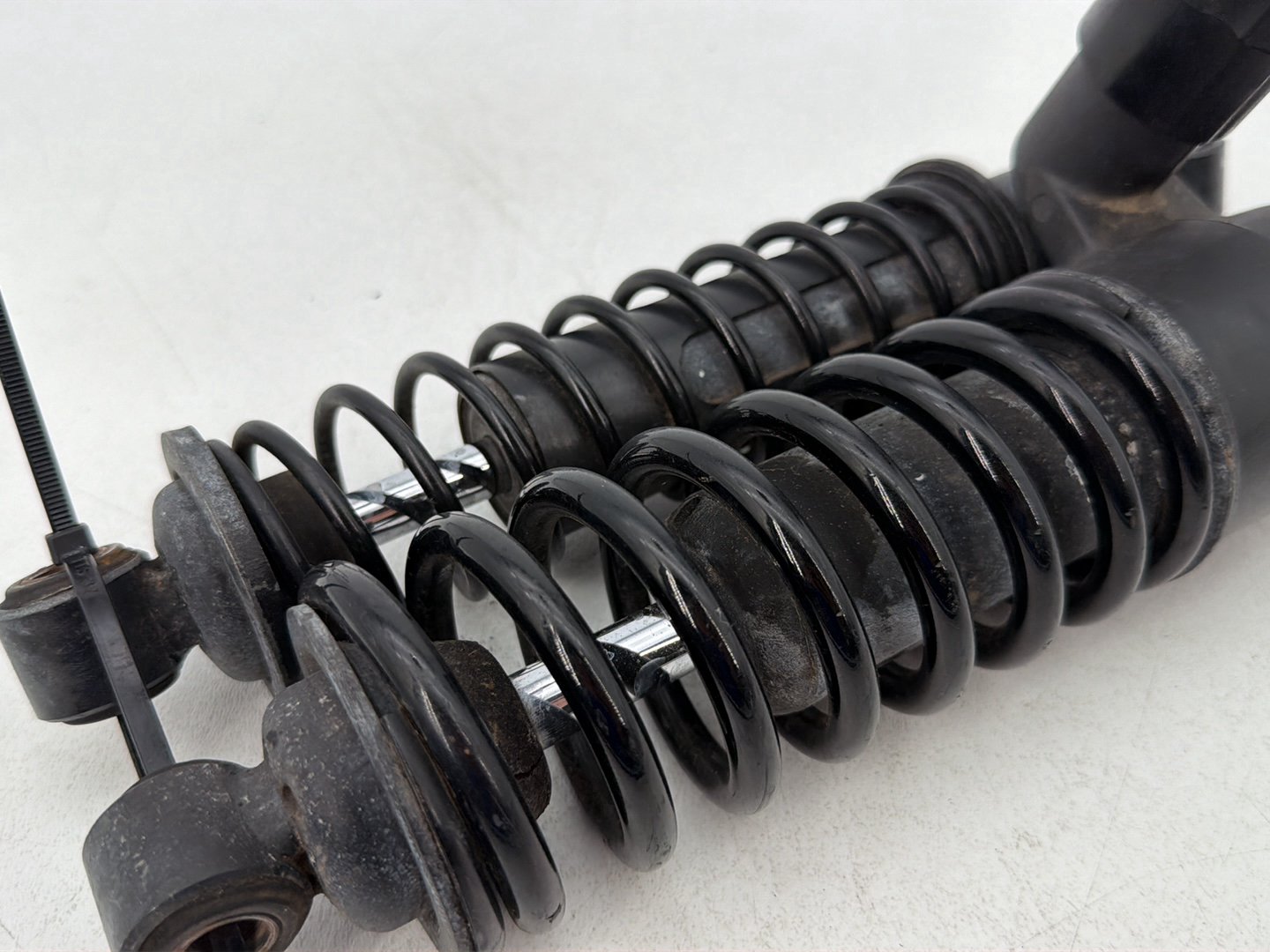 2007 - 2012 Harley-Davidson Touring Street Glide Rear Left Right Shock Absorbers