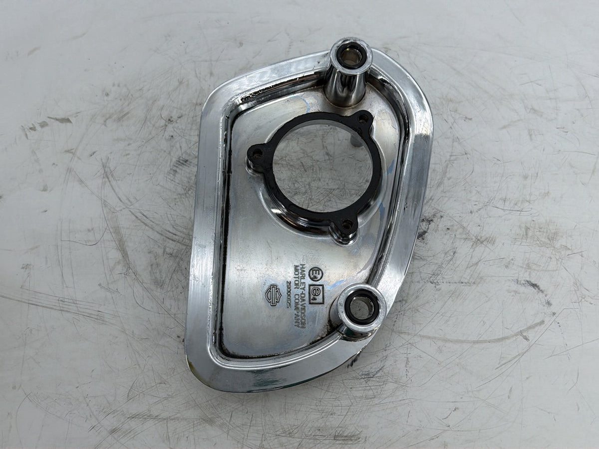 2017 Harley Touring FLHXS Street Glide OEM Air Filter Cleaner Backplate 29000125