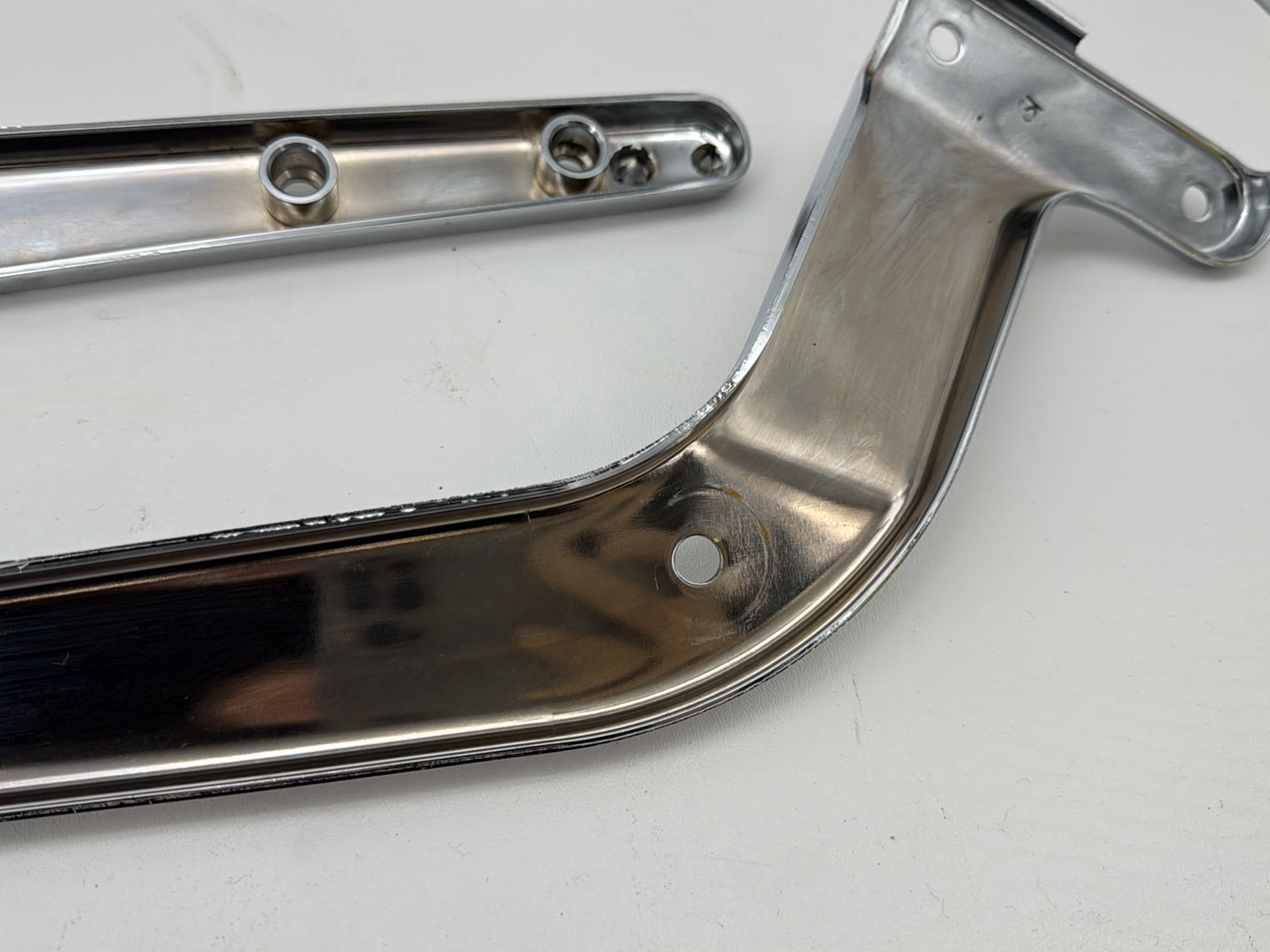 2008 Harley Softail Deluxe FLSTN OEM Rear Left Right Fender Struts Bracket