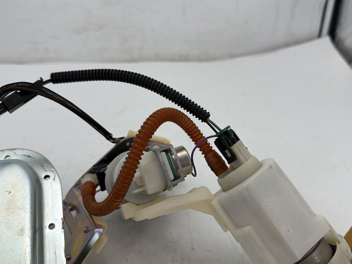2007 Harley Dyna Street Bob FXDBI OEM Fuel Pump Gas Gasoline Petrol Sending