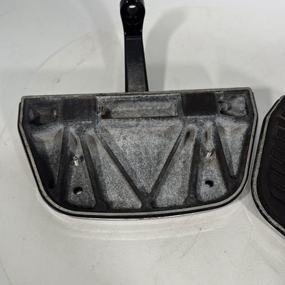 1999 - 2006 Harley-Davidson Touring Electra Glide Classic Left & Right Passenger Floorboard Foot Rest 52719-93B