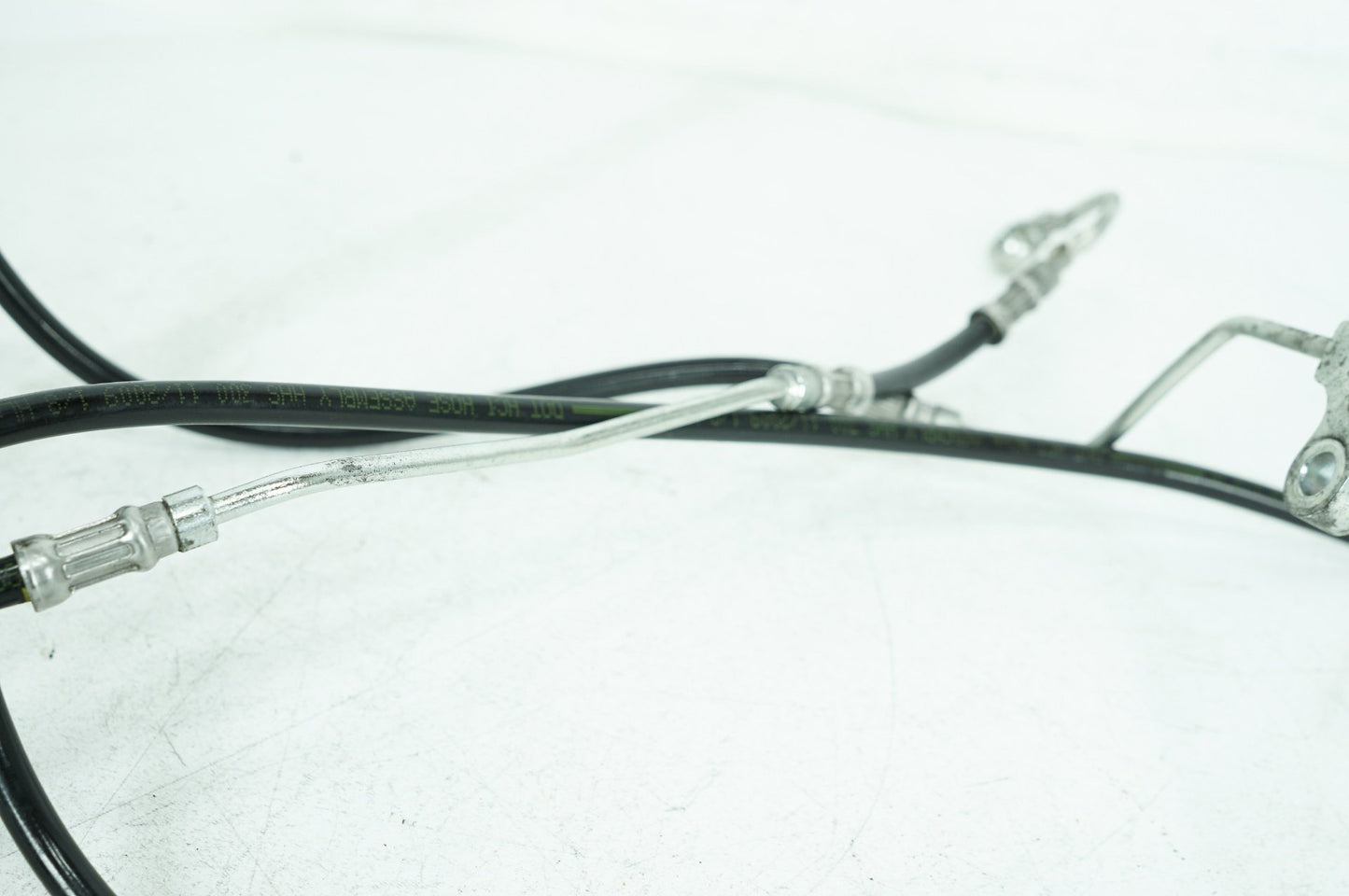 2008 - 2016 Harley-Davidson Touring Electra Glide Ultra Front Brake Hose Line Pipe ABS 40612-09