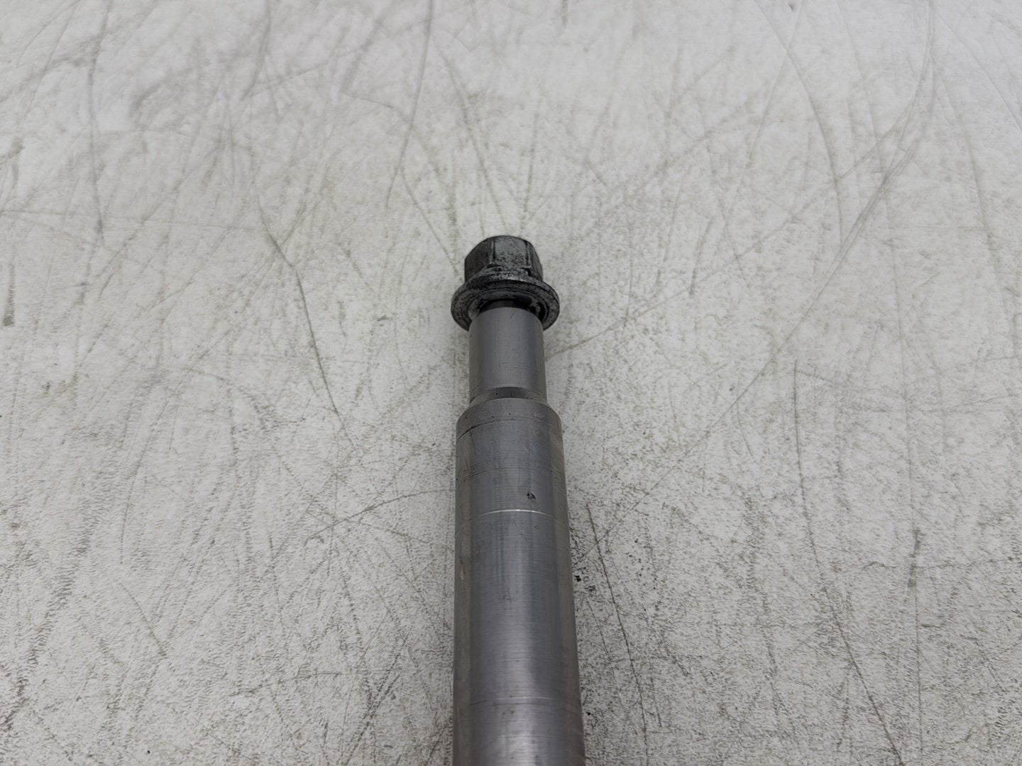 2004 Harley Dyna Super Glide FXDI OEM Front Wheel Axle Bolt Shaft