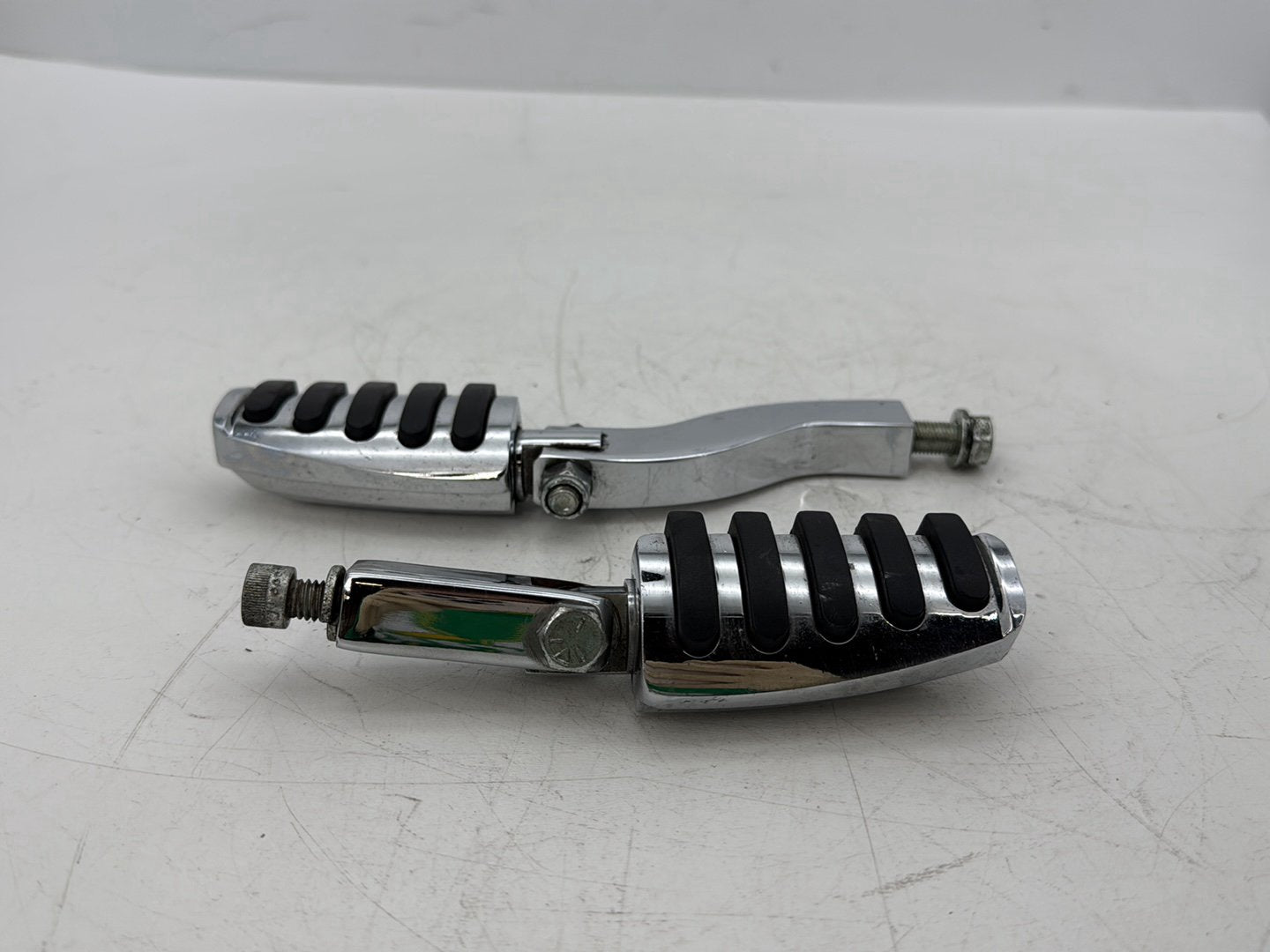 2002 Harley Dyna FXD Super Glide OEM Passenger Left & Right Foot Pegs