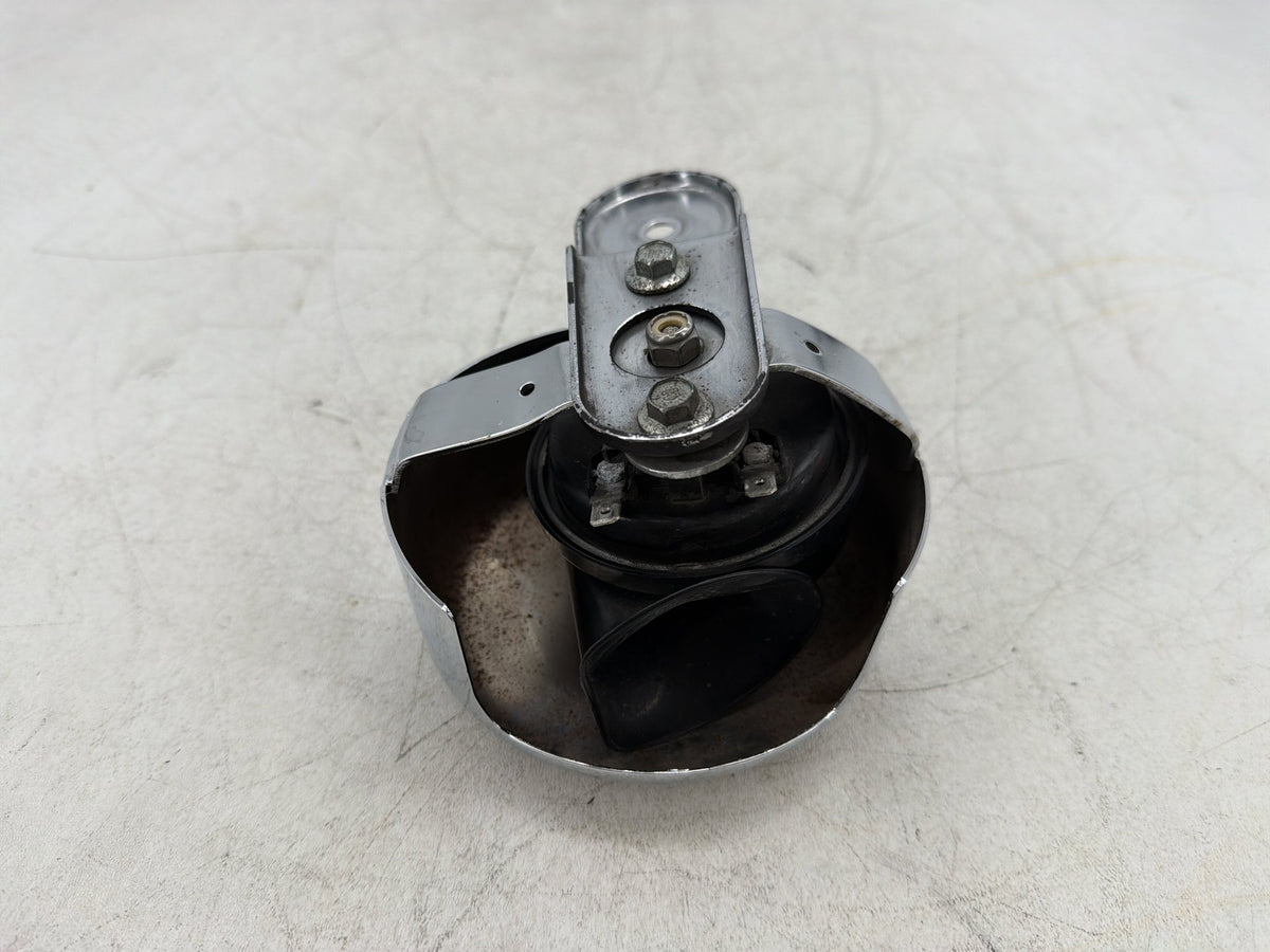 2001 Harley Fat Boy Softail FLSTF OEM Horn Signal Klaxon Chrome Cover 69012-93A