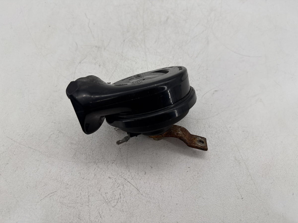 2008 Harley Dyna Fat Bob FXDF OEM Signal Horn Klaxon Beep * CRACKED *