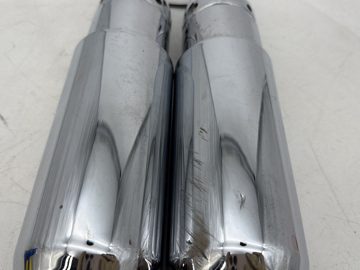 2007 - 2012 Harley-Davidson Dyna Super Glide Rear Left Right Shock Absorbers 54537-08A