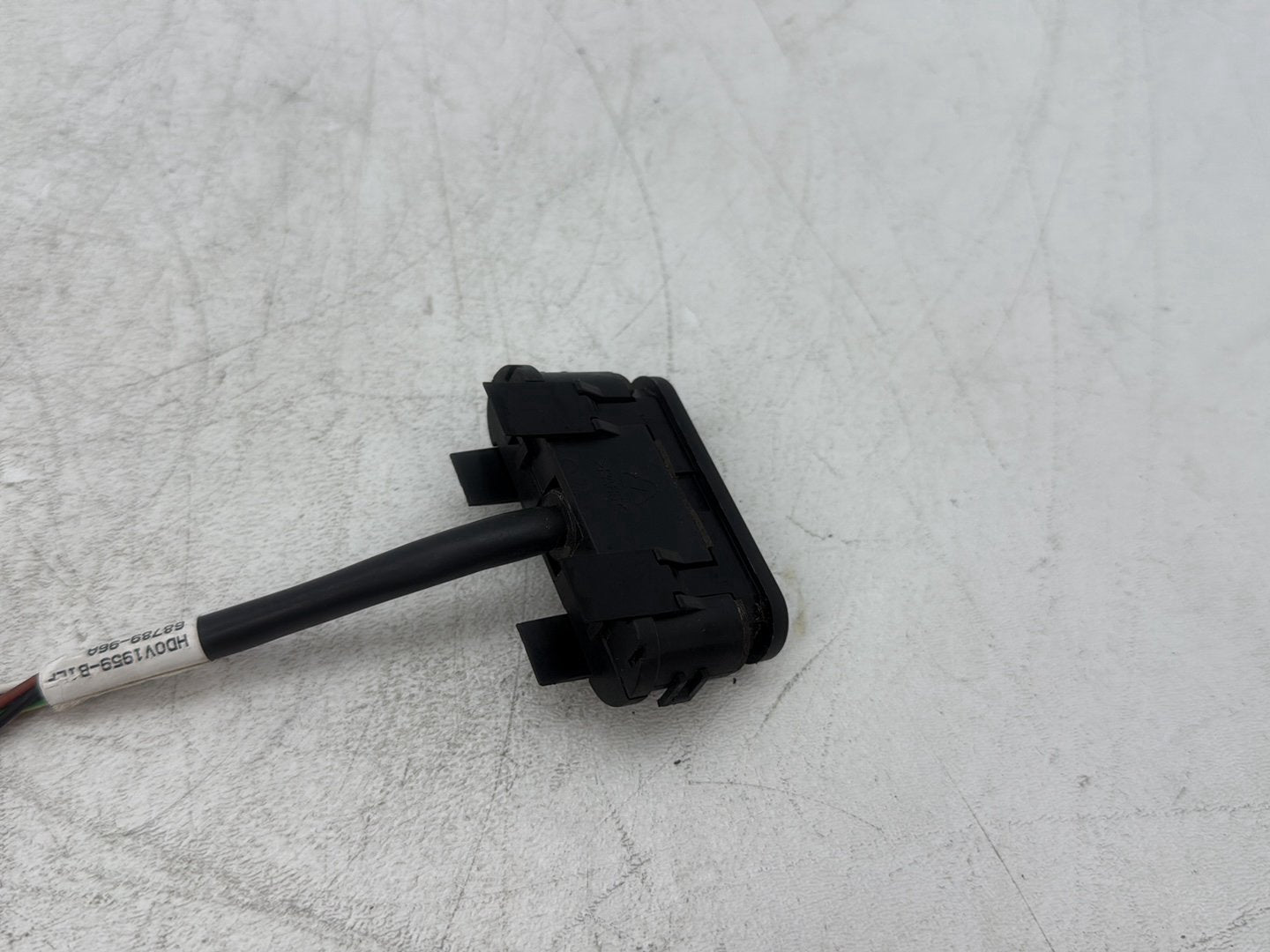 2010 Harley Street Glide Touring FLHX OEM Dash Indicator Lamp Wire Plug 68789-96A