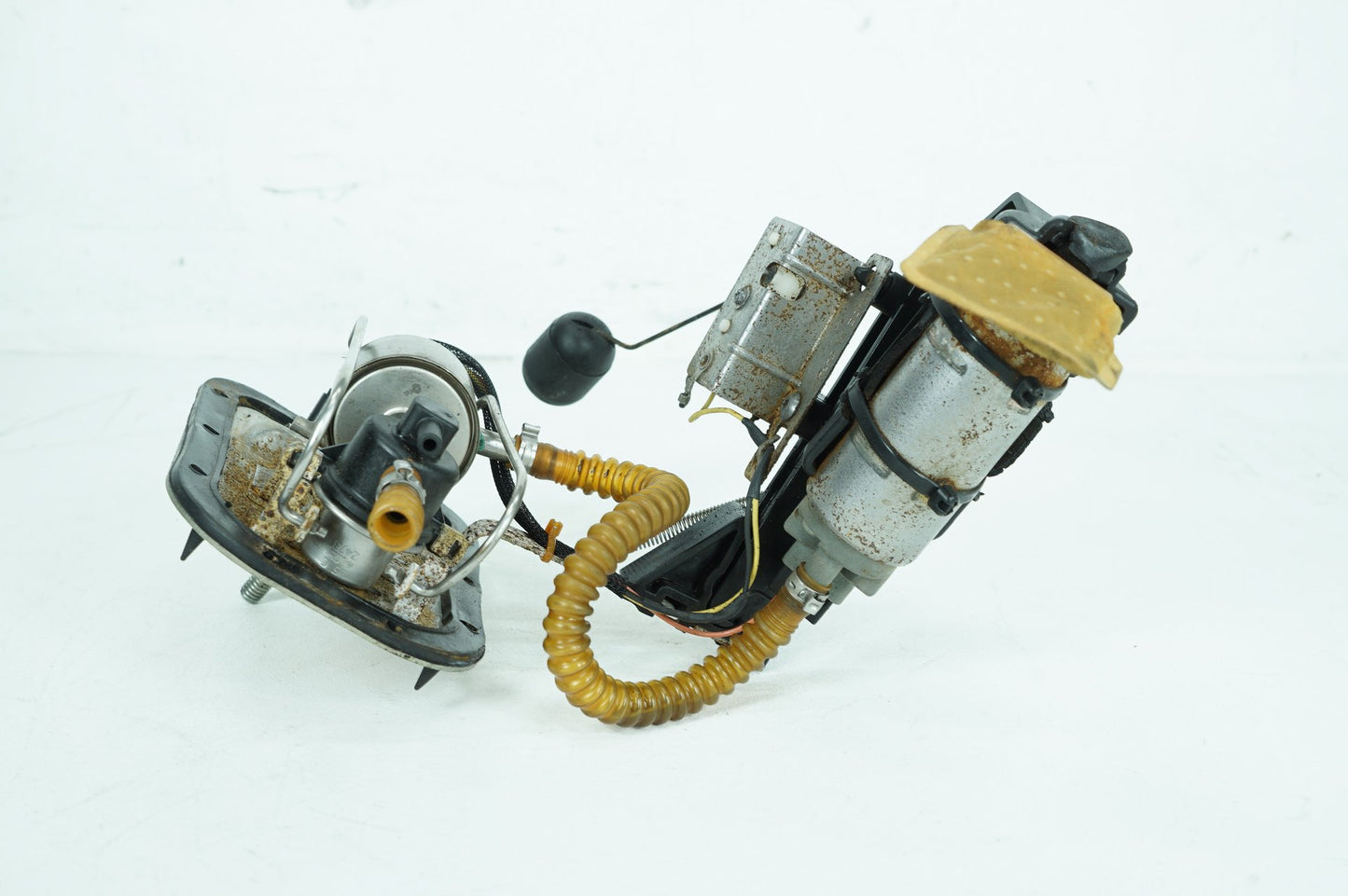 1999 - 2006 Harley-Davidson Softail Heritage Fuel Pump Gas Gasoline Petrol Sending 62897-01B