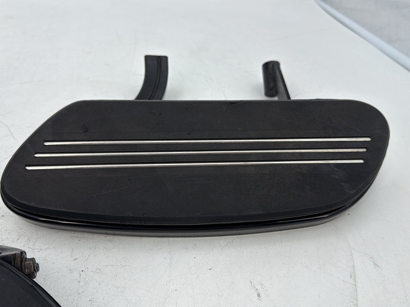 1999 - 2006 Harley-Davidson Touring Road King Police Left Right Driver Floorboard Foot Rest 47365-83C