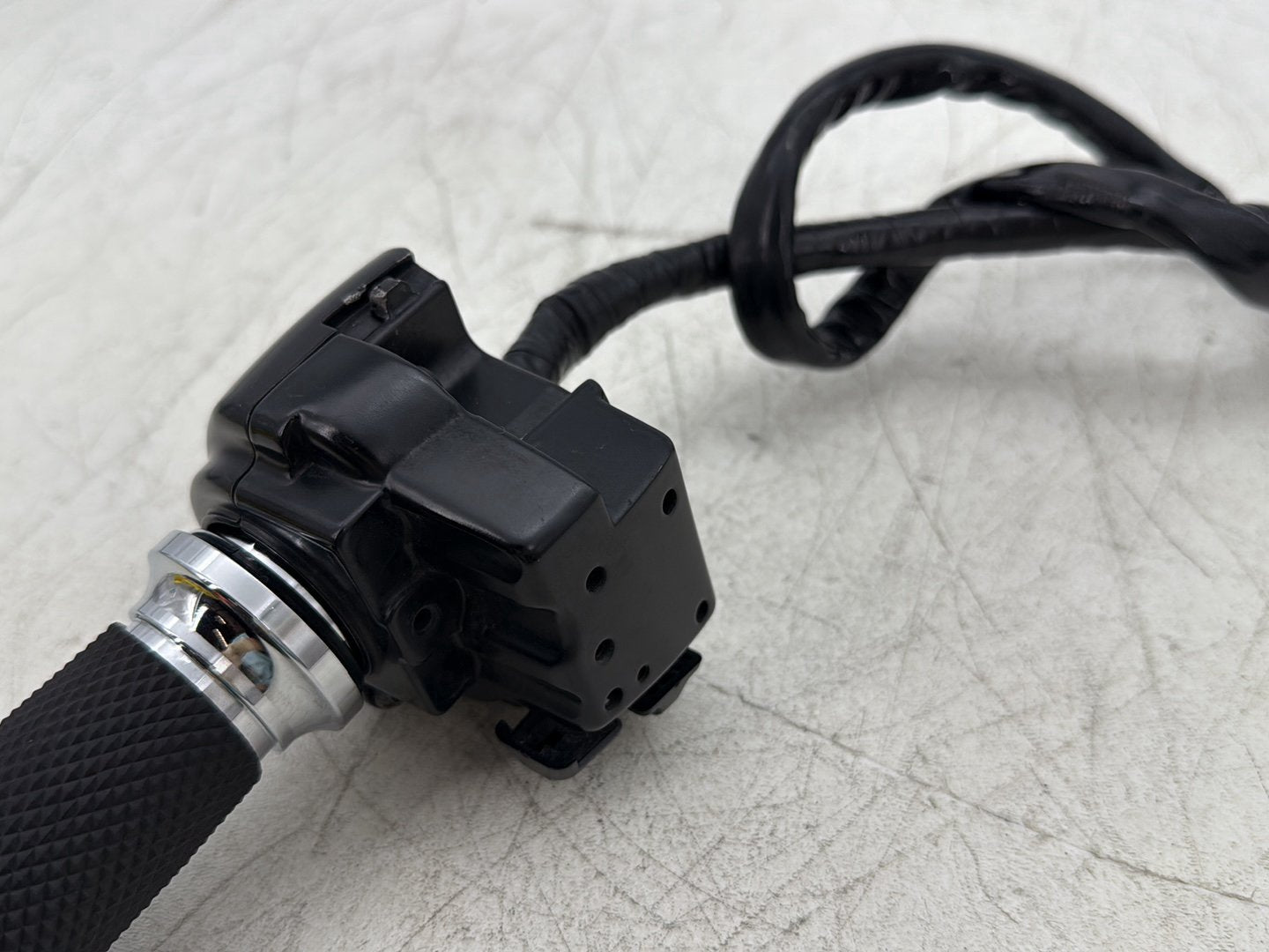 2012 Harley Street Glide Touring FLHX OEM Right Engine Start Kill Switches Controls