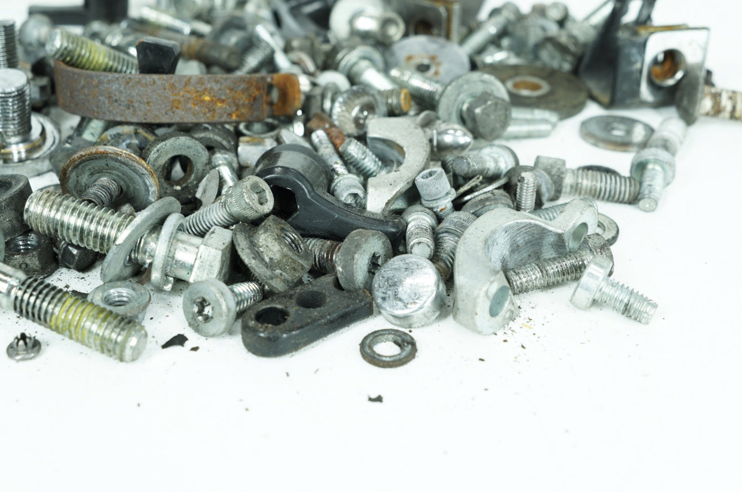 1999 - 2006 Harley-Davidson Touring Road King Hardware Bolts Nuts & Brackets